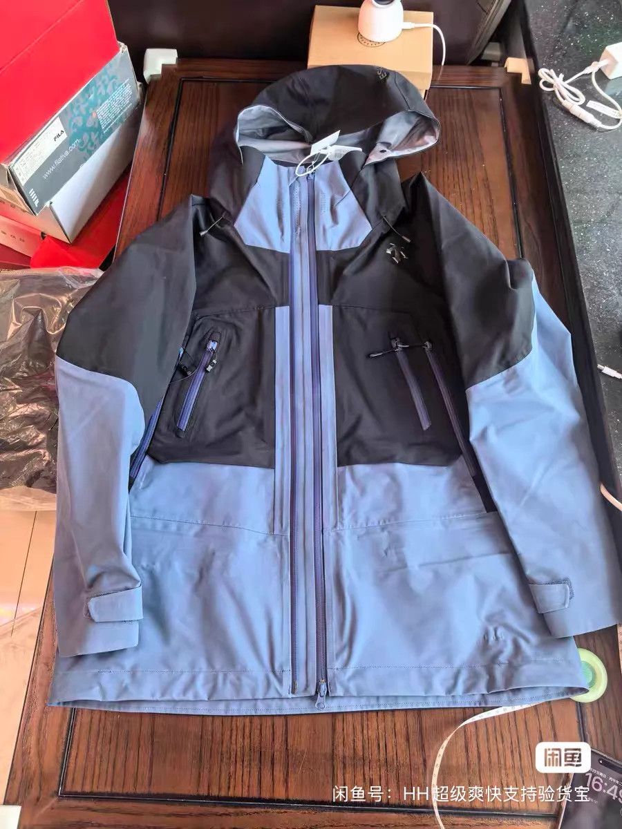 Descente DESCENTE Swiss National Team Hard Shell Ski Jacket XL Size US XL / EU 56 / 4 - 1 Thumbnail