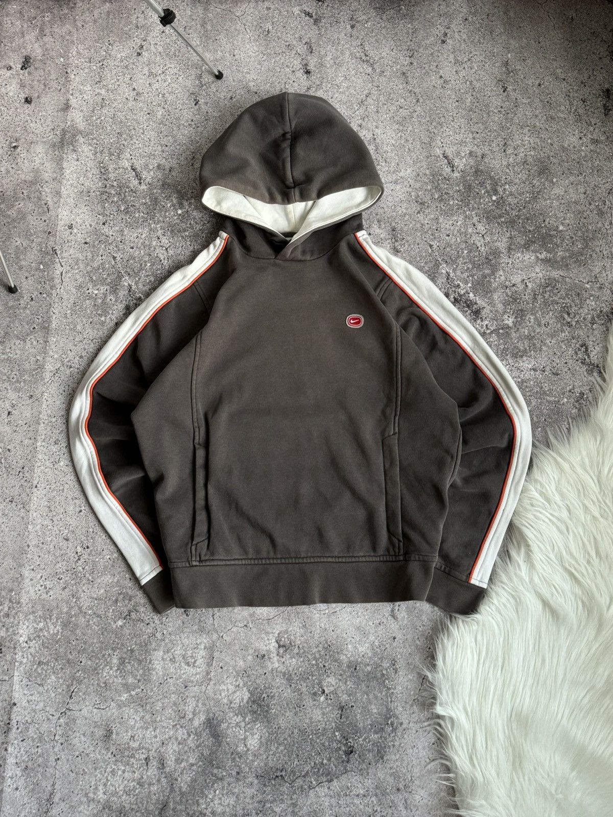 Nike × Vintage Vintage Nike COR72Z Y2K big logo faded distressed hoodie Size US S / EU 44-46 / 1 - 2 Thumbnail