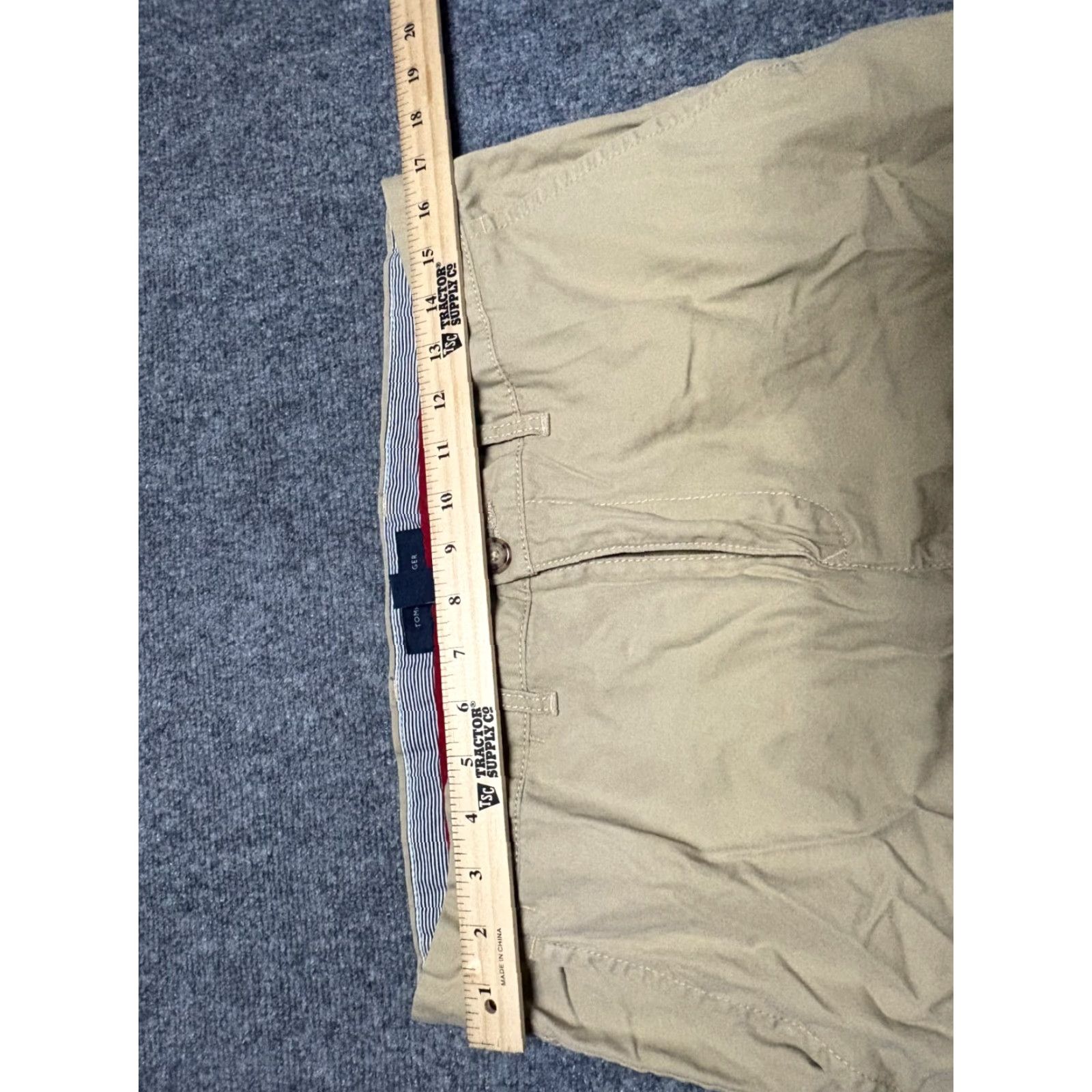Tommy Hilfiger VINTAGE Tommy Hilfiger Pants Mens 34 x 32 Khaki Beige Khakis Straight Regular Pockets Easy Care 34x32 Mens Boy? Size US 34 / EU 50 - 3 Thumbnail