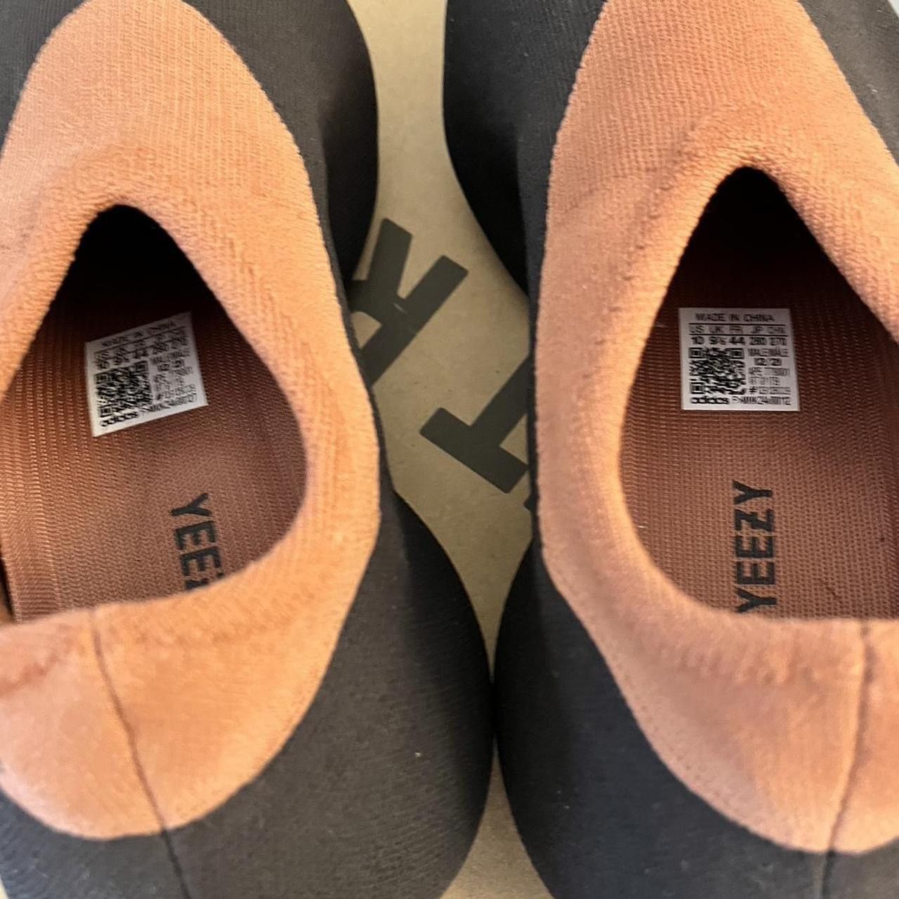 Yeezy Knit Rnnr Stone Carbon Size US 10 / EU 43 - 5 Thumbnail