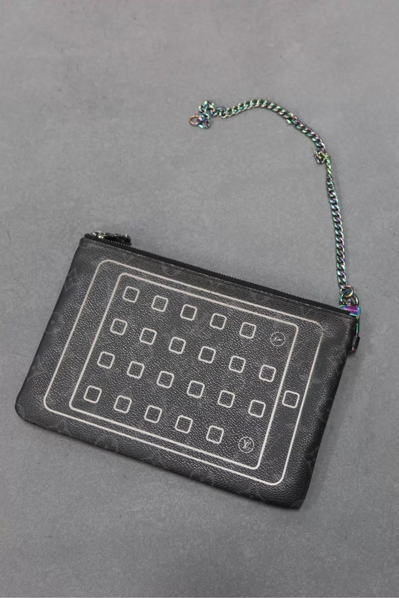 Louis Vuitton LV x Fragment Lightning Quenched Logo Chain Clutch Size ONE SIZE - 1 Thumbnail