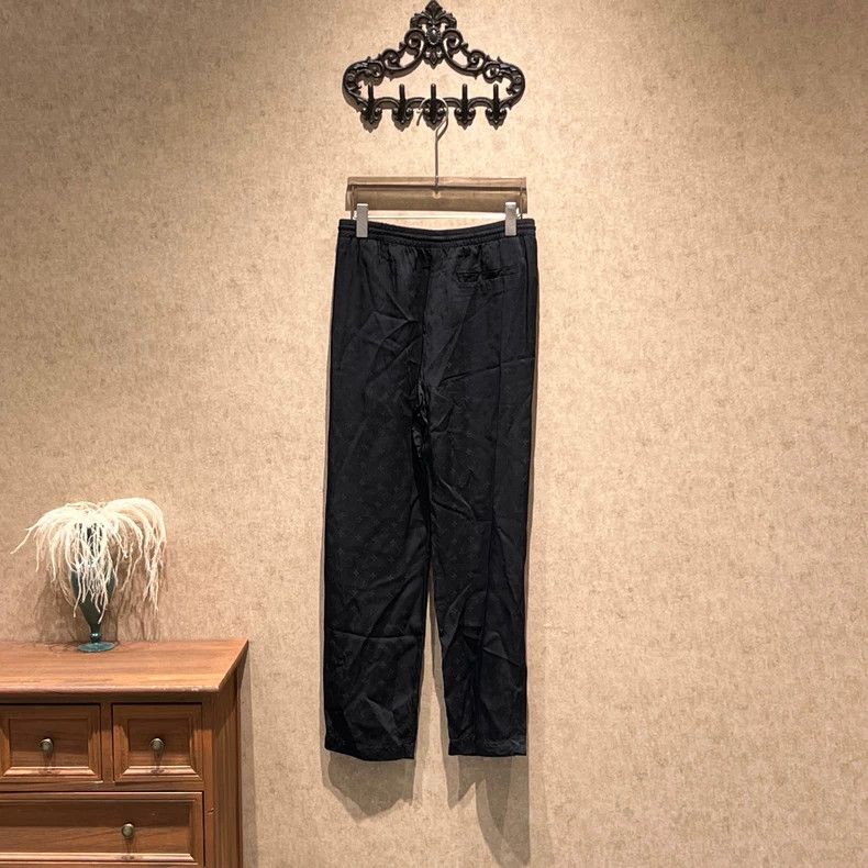 Louis Vuitton Louis Vuitton Black print and print print pants Size US 36 / EU 52 - 2 Thumbnail