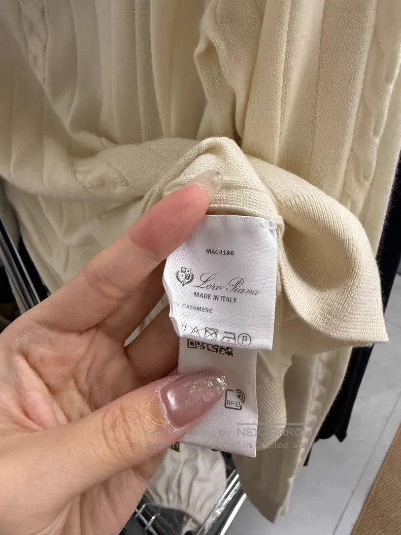 Loro Piana Loro Piana Button V-neck Cashmere Knit Top - Cashmere Size S / US 4 / IT 40 - 4 Thumbnail