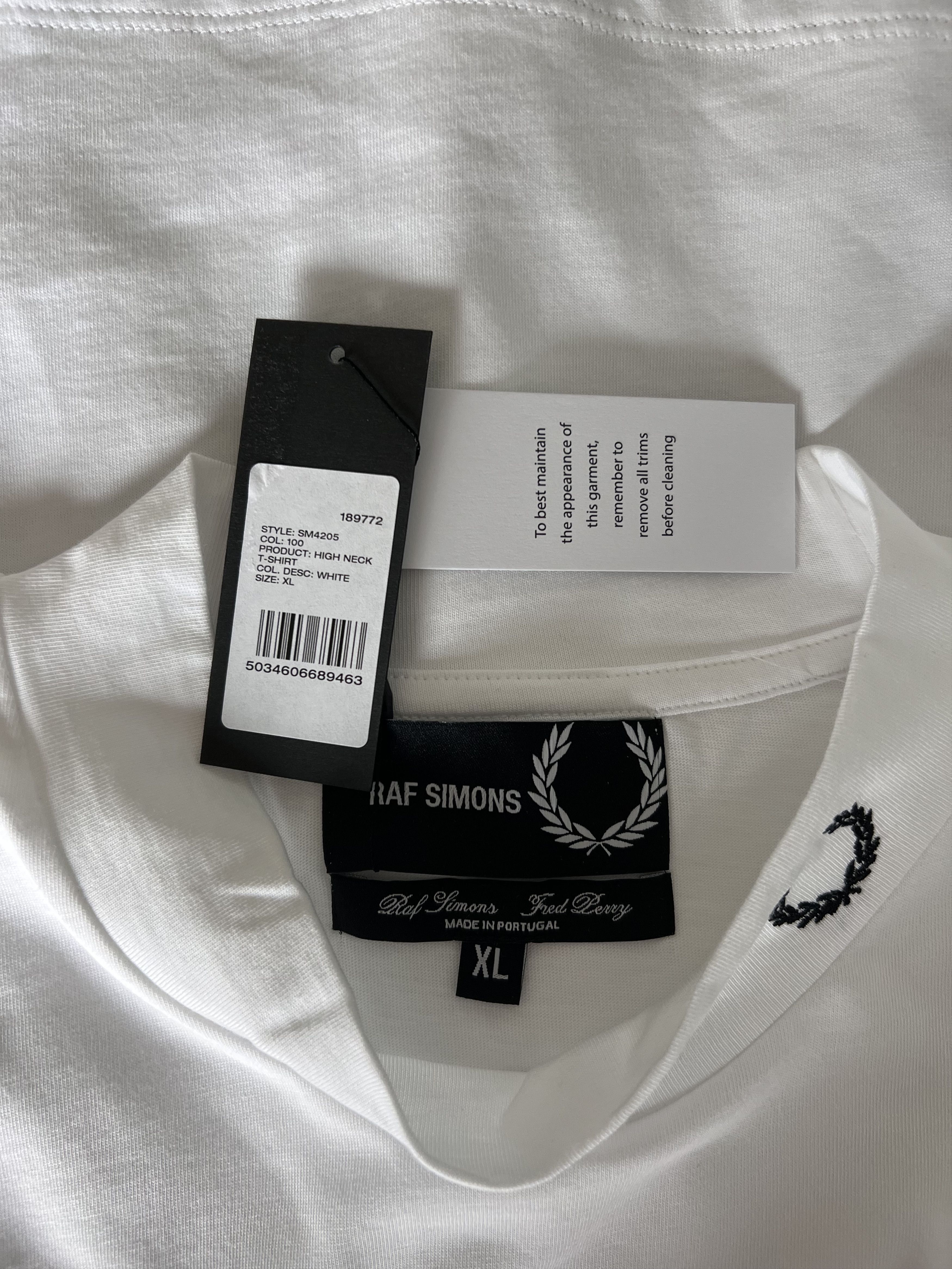 Fred Perry × Raf Simons Raf Simons Fred Perry Mock Neck Tee in White Size US XL / EU 56 / 4 - 4 Thumbnail