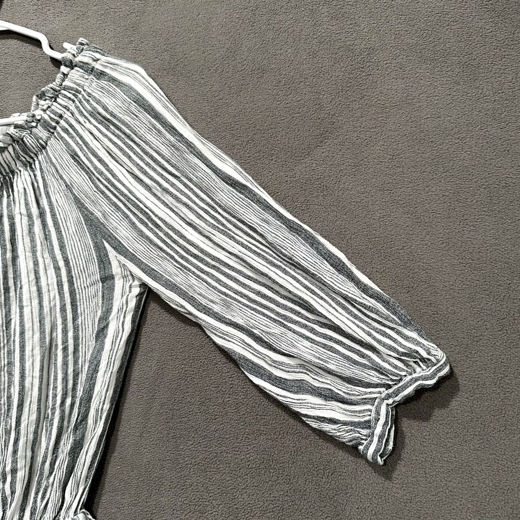 Forever 21 FOREVER 21 Off The Shoulder Dress Women Small Gray White Striped Rayon Short Size 28" / US 6 / IT 42 - 6 Thumbnail