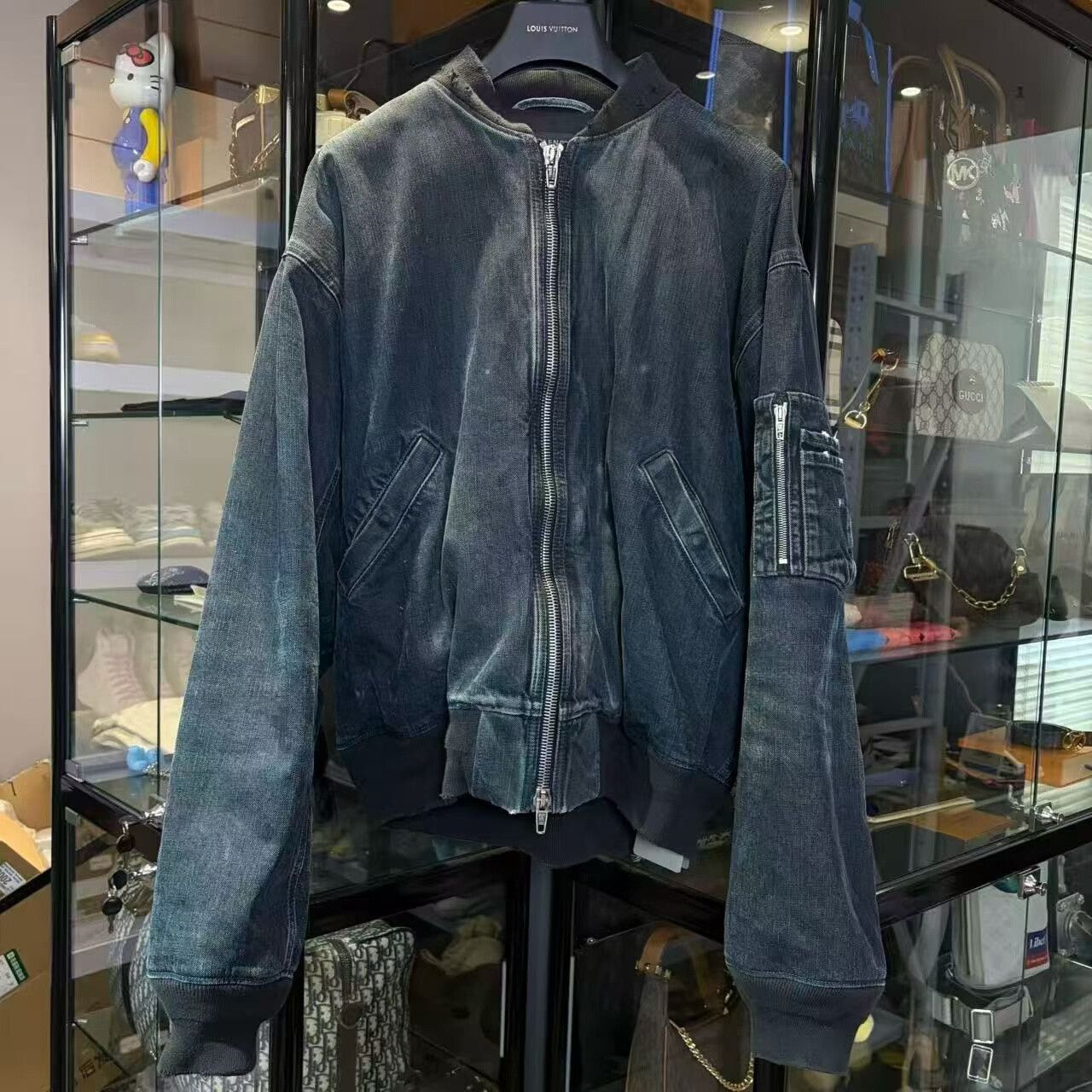 Balenciaga Balenciaga er Jacket in Black Wash Size US S / EU 44-46 / 1 - 1 Thumbnail