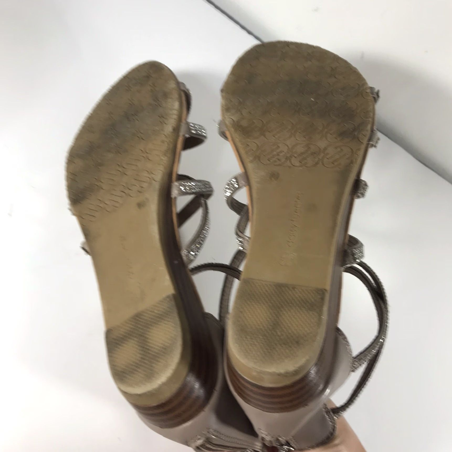 Vintage VINTAGE Daisy Fuentes Gala Rhinestone Slides Women's Flat Sandals Size 10M Silver Dressy Casual Size US 10 / IT 40 - 7 Thumbnail