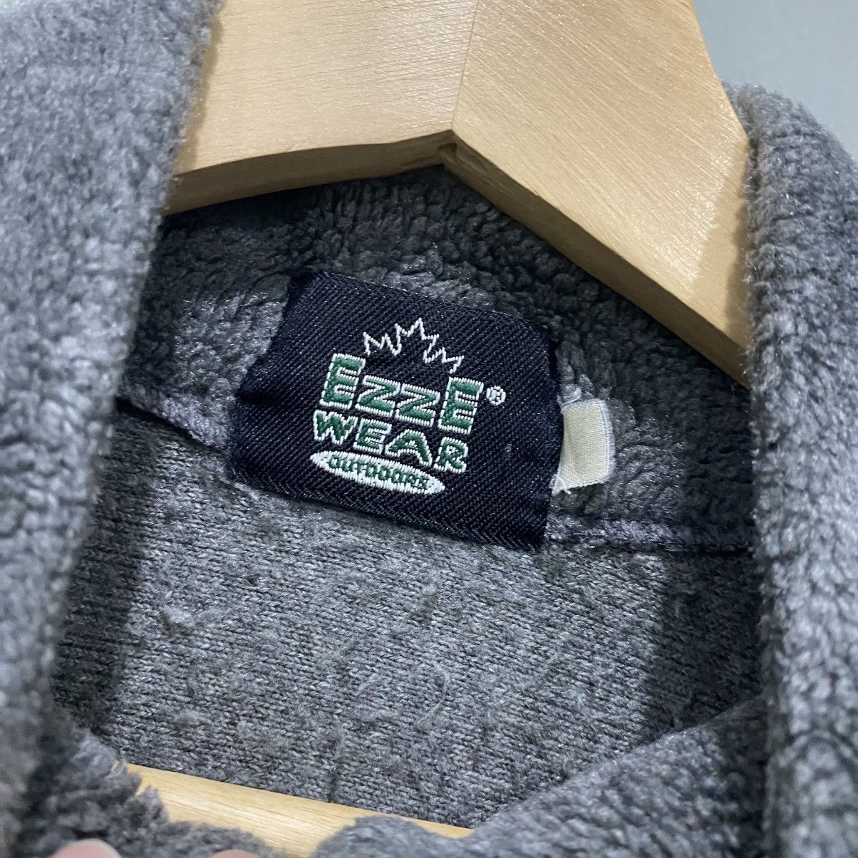 Vintage Vintage EzzeWear Wolf Full Print Fleece Jacket Gorpcore Grey Size US M / EU 48-50 / 2 - 11 Thumbnail
