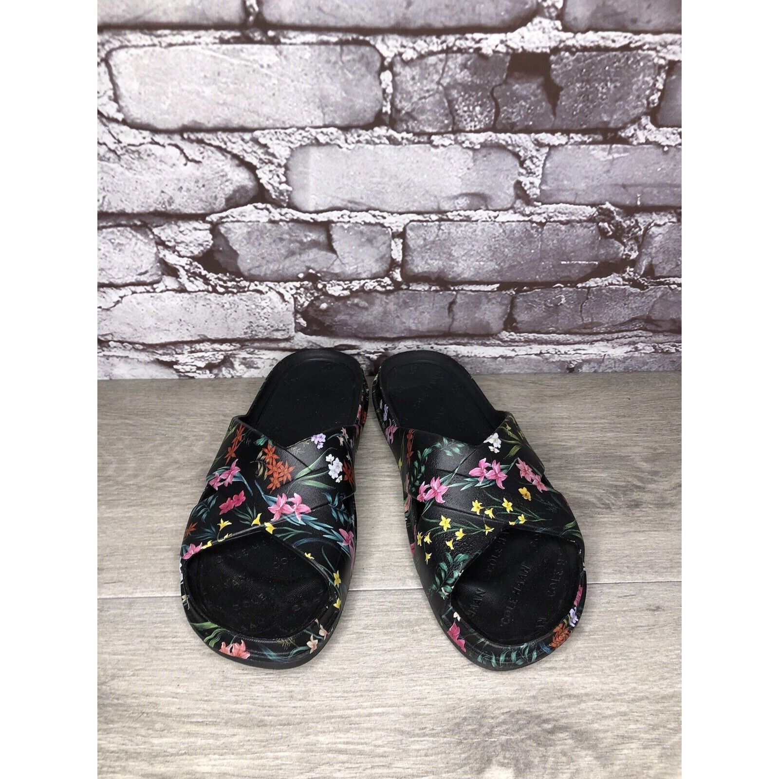 Cole Haan Cole Haan Grand Os. 25390 Black Rubber Floral Print Sandals Size US 7 / IT 37 - 2 Thumbnail
