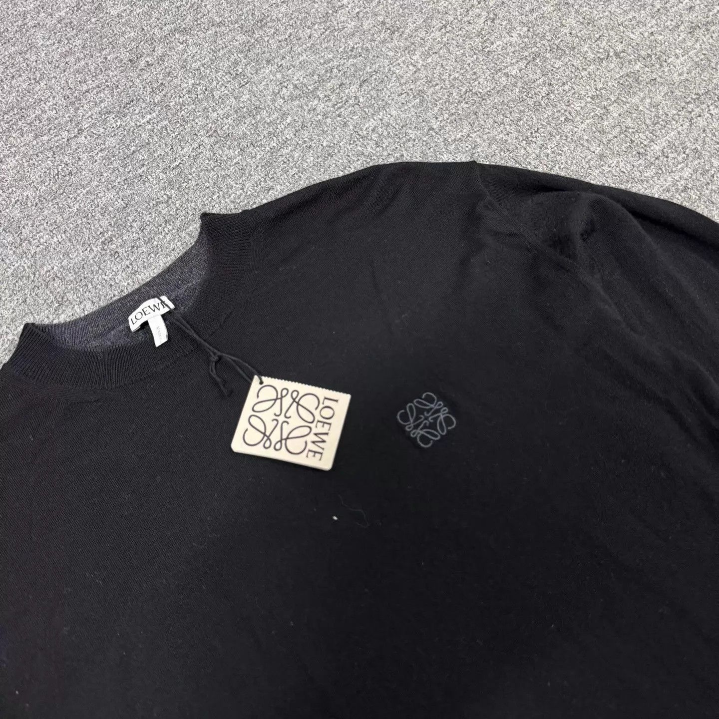 Loewe Loewe square logo crewneck knit sweater XS new with tags Size XS / US 0-2 / IT 36-38 - 5 Thumbnail