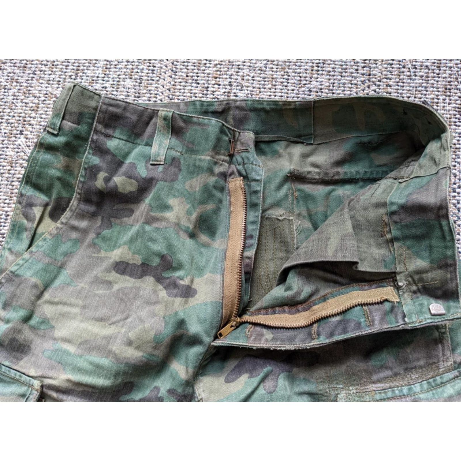 Denime VINTAGE Army Denim Pants, HERRINGBONE Camouflage WW2 30x30 Denim Pants Mens Camouflage Pattern 30x30 Size US 30 / EU 46 - 4 Thumbnail