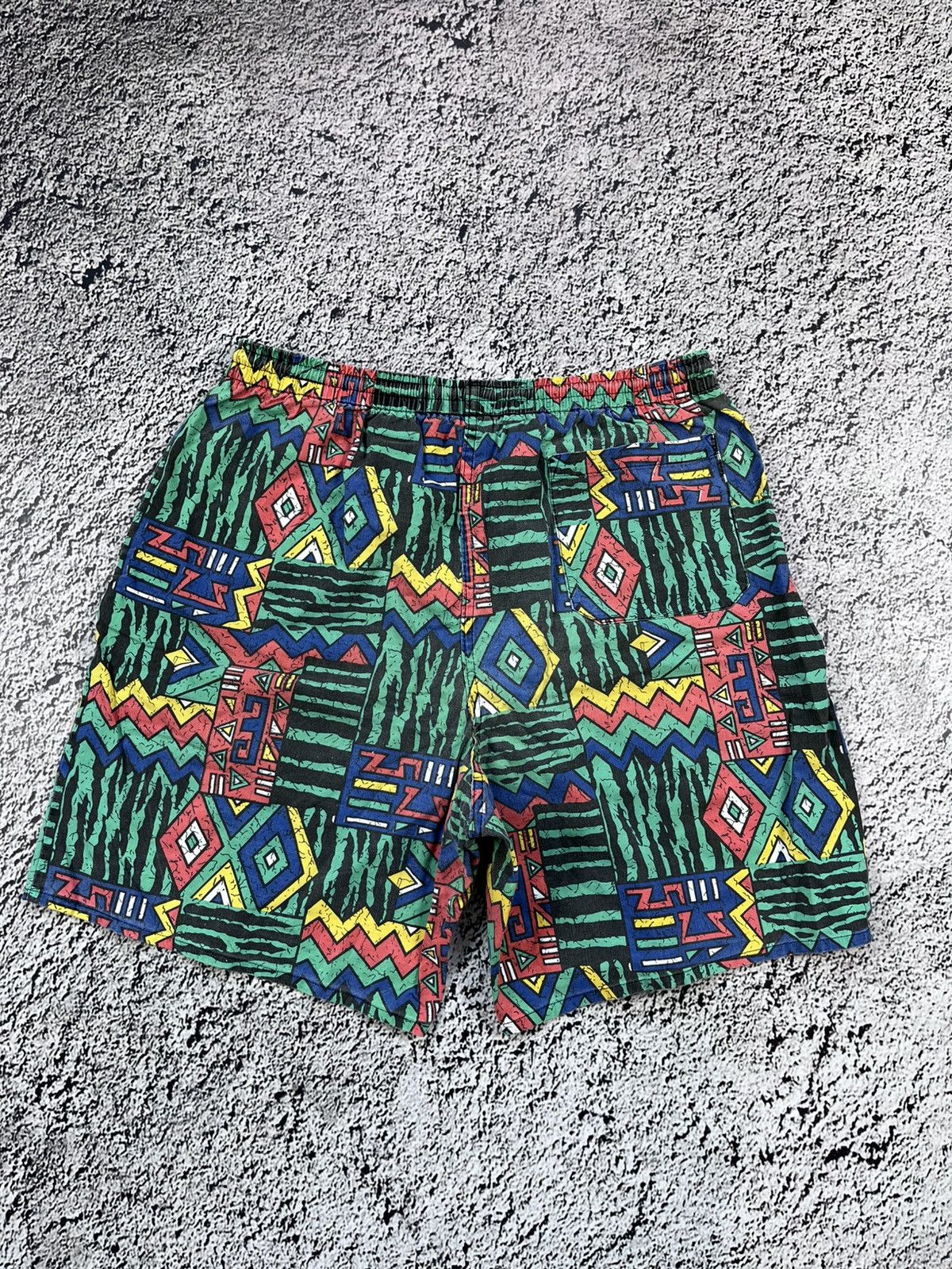 Vintage Vintage 90s art shorts streetwear Hawaiian style size L Size US 34 / EU 50 - 2 Thumbnail