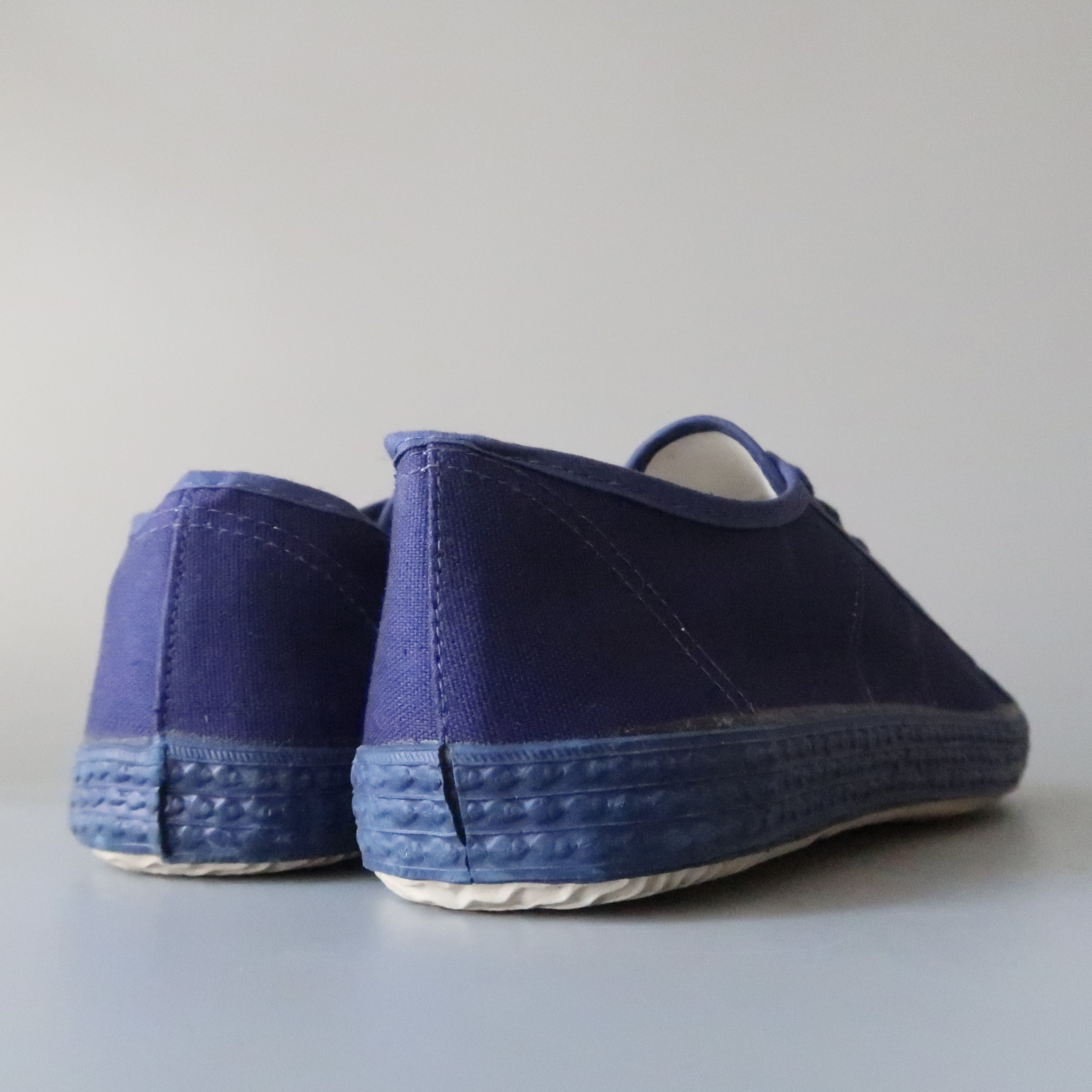 Vintage DEADSTOCK, VTG 1970s Swedish Army gym trainers size 44 Size US 10 / EU 43 - 7 Thumbnail