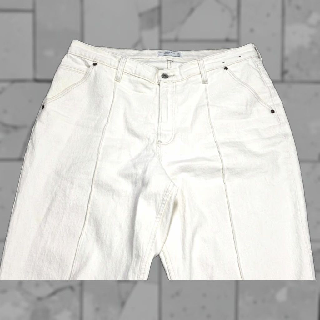 Abercrombie & Fitch Abercrombie&Fitch Jeans Womens 36 Inseam Ivory Baggy 14 Short Rise 30.5in 36x30.5 Denim 5-Pocket Regular Curve Love Low Rise Baggy Jean Womens Size 36" / US 14 / IT 50 - 1 Thumbnail