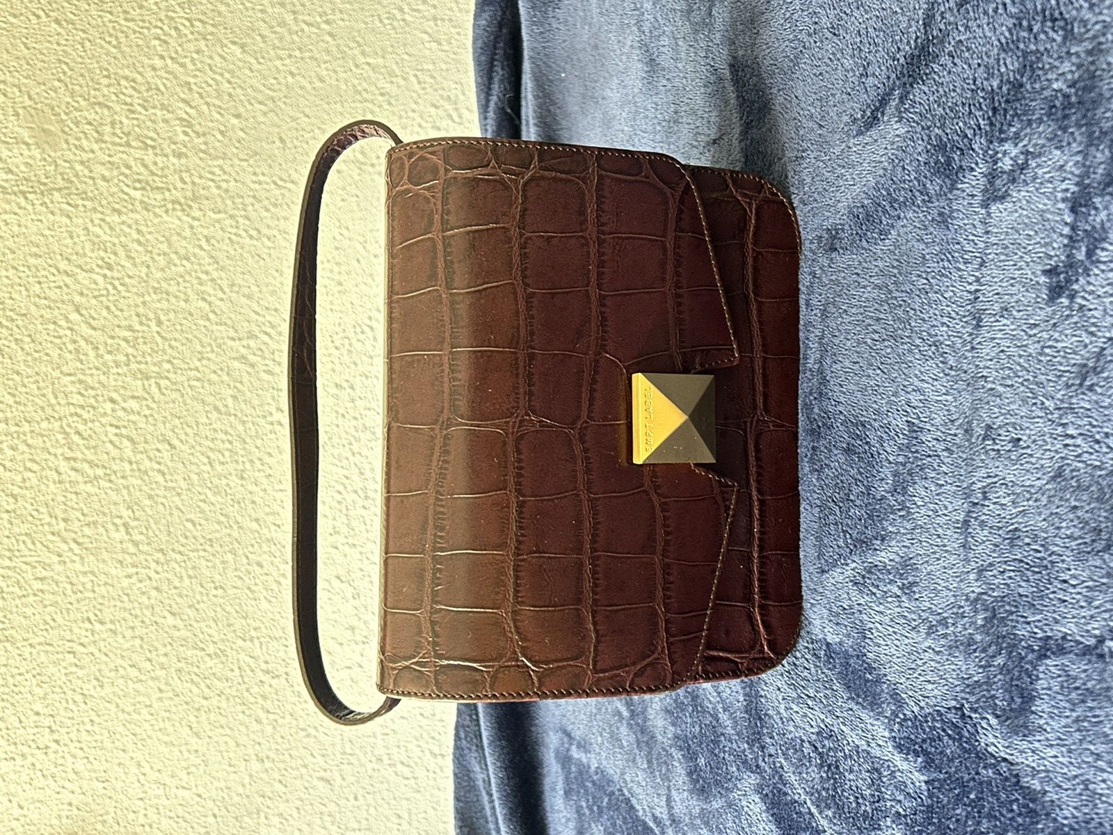 emp.t label cube box leather bag