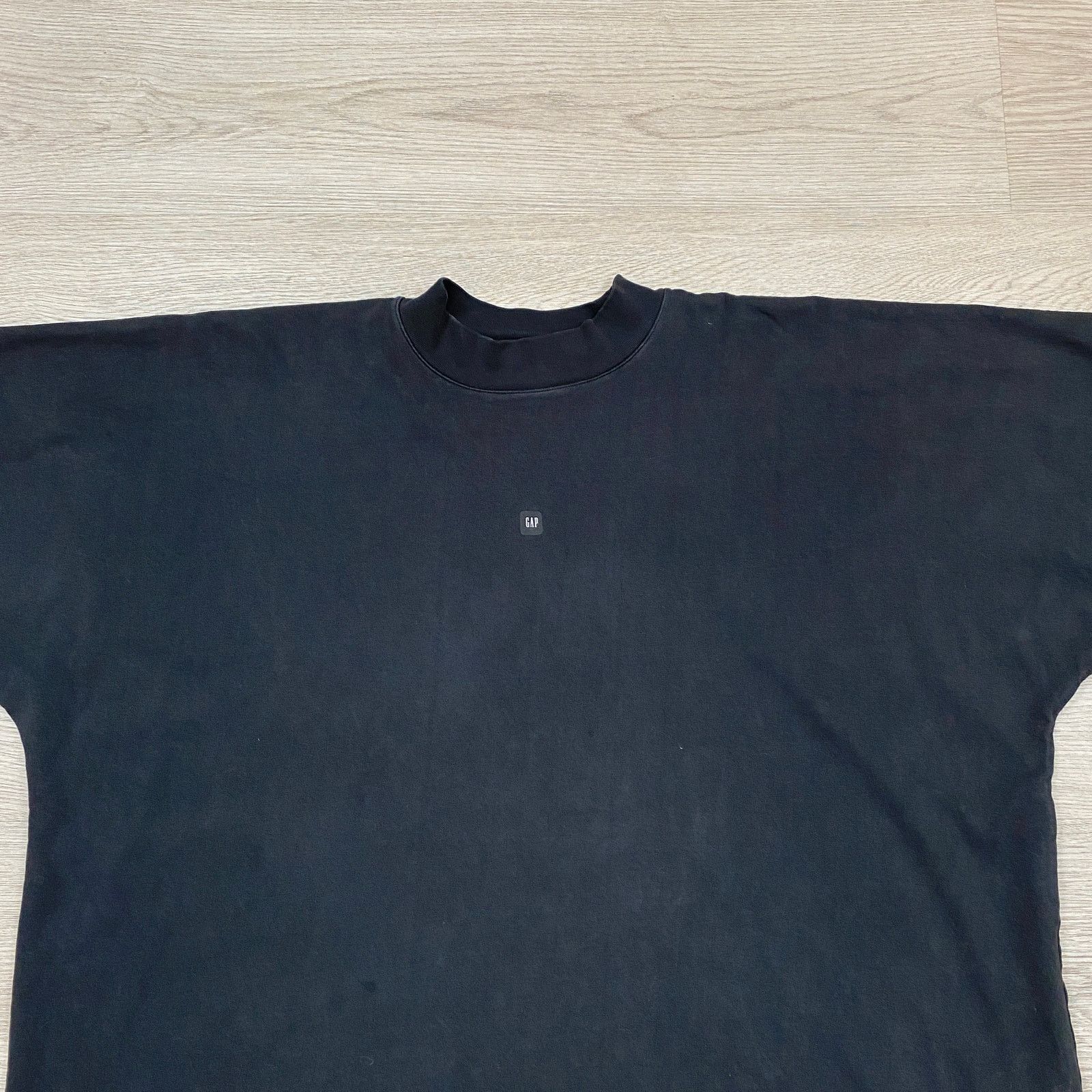 Balenciaga × Gap × Yeezy Gap Yeezy Engineered Balenciaga Oversized No Seam Shirt S Size US S / EU 44-46 / 1 - 2 Thumbnail