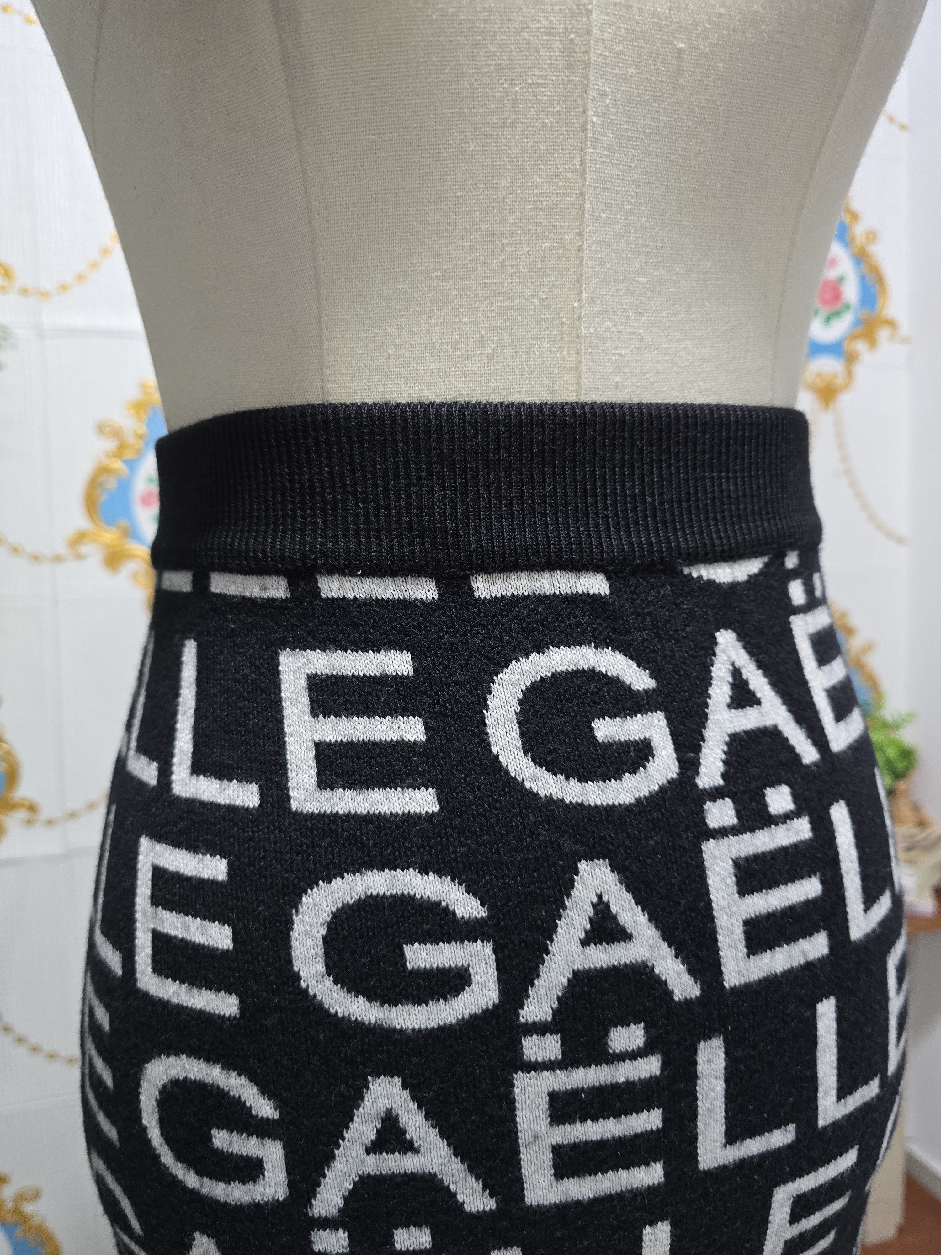 Gaelle Paris Gaelle Paris SKIRT with Gaelle writing Size 27" / US 4 / IT 40 - 3 Thumbnail