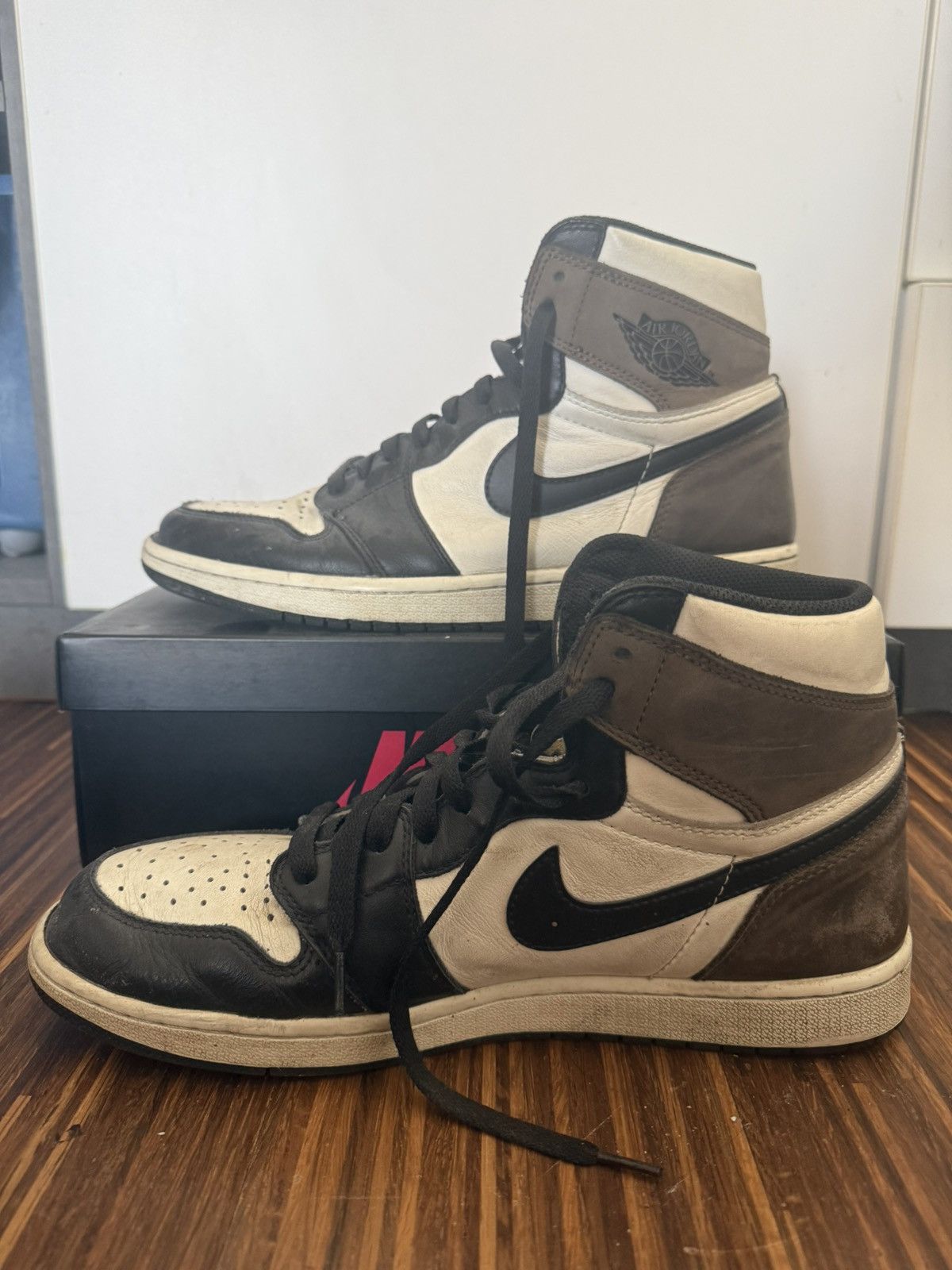 Jordan Brand Jordan 1 High dark mocha Size US 12.5 / EU 45-46 - 2 Thumbnail