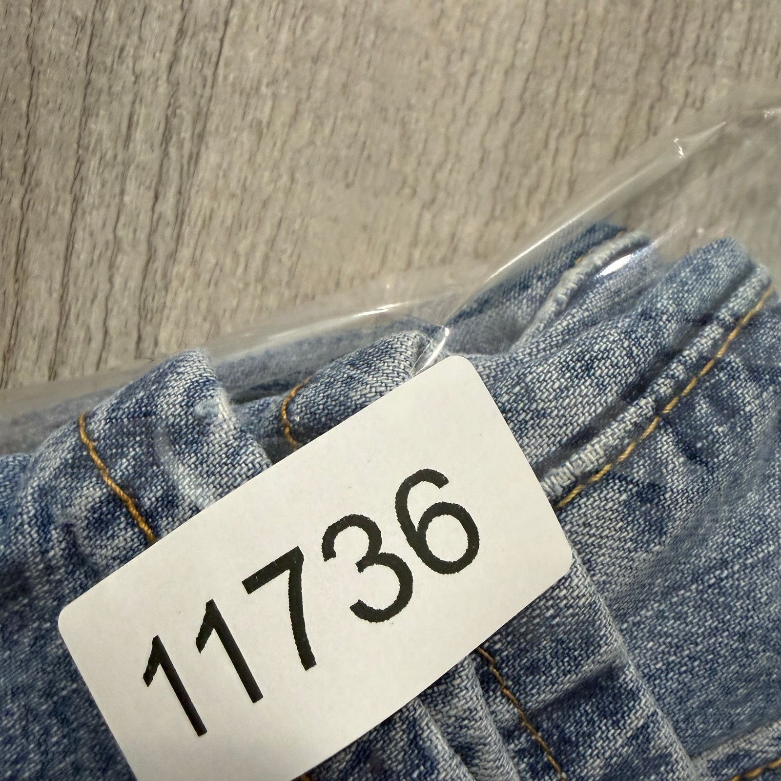 Levi's Vintage Levis 569 Jean Shorts Men's 36 Blue 10" Inseam Denim Size US 36 / EU 52 - 11 Thumbnail