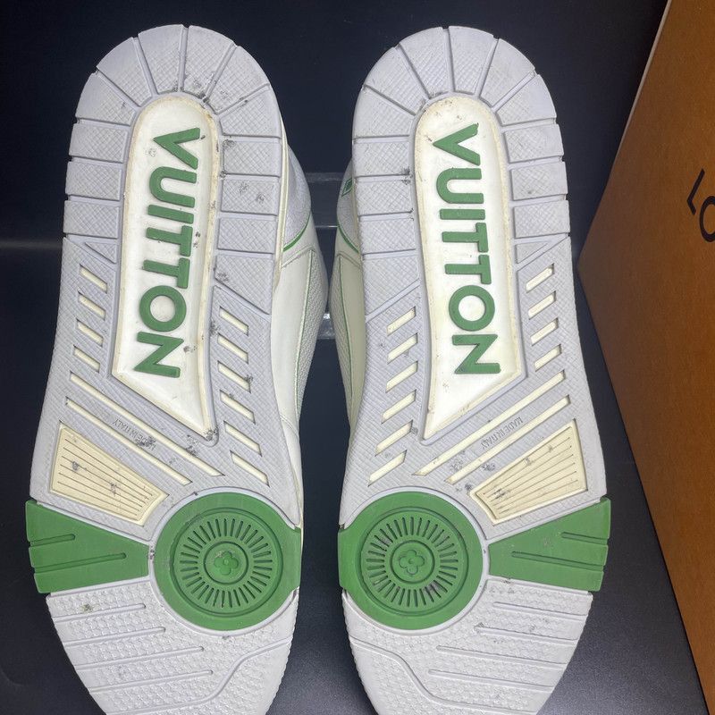 Louis Vuitton Louis Vuitton White Green Trainer Sneakers Size US 9.5 / IT 39.5 - 4 Thumbnail