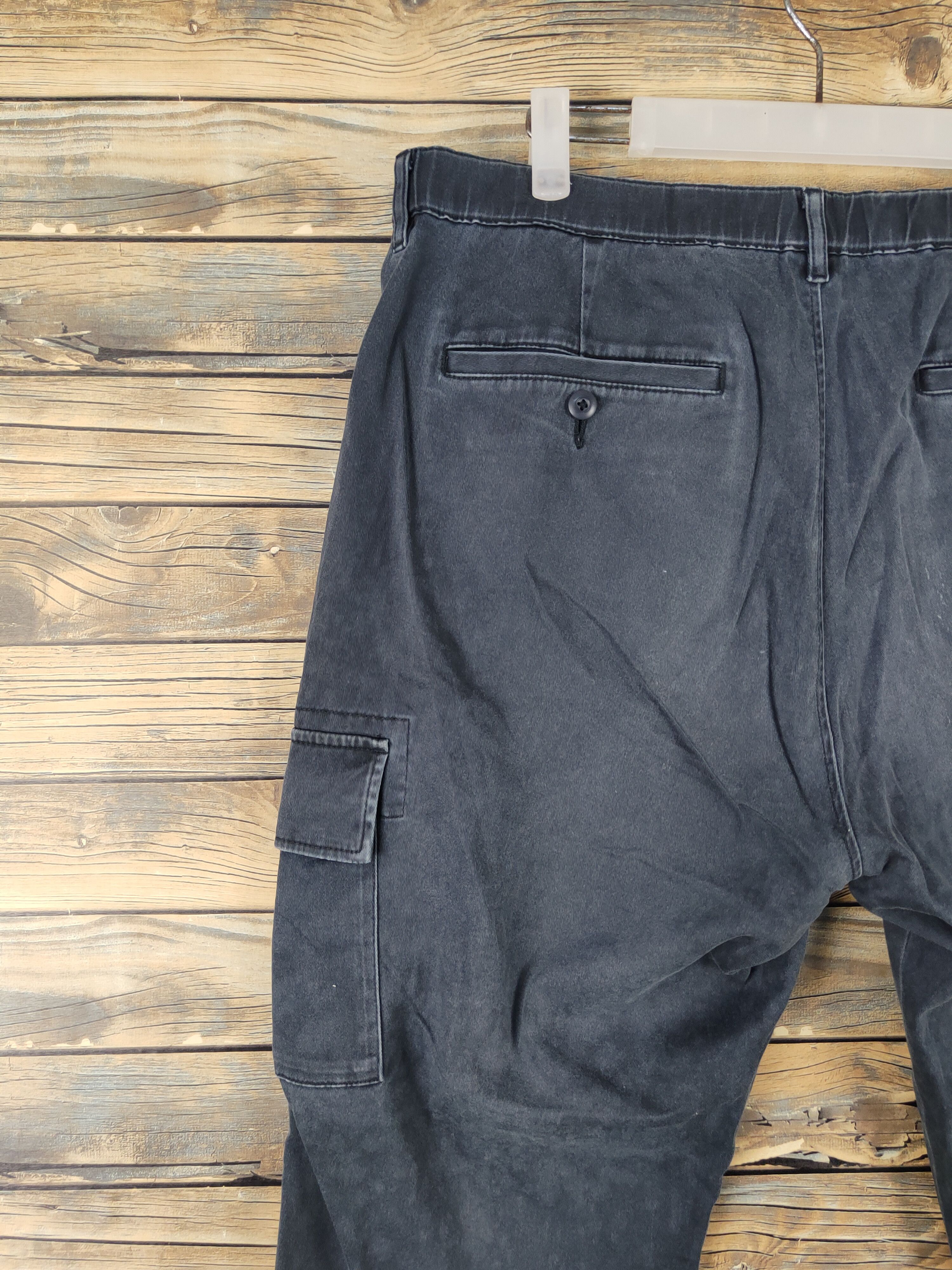 Japanese Brand Uniqlo Black Faded Multipocket Cargo Pants #W2102 Size US 37 - 8 Thumbnail