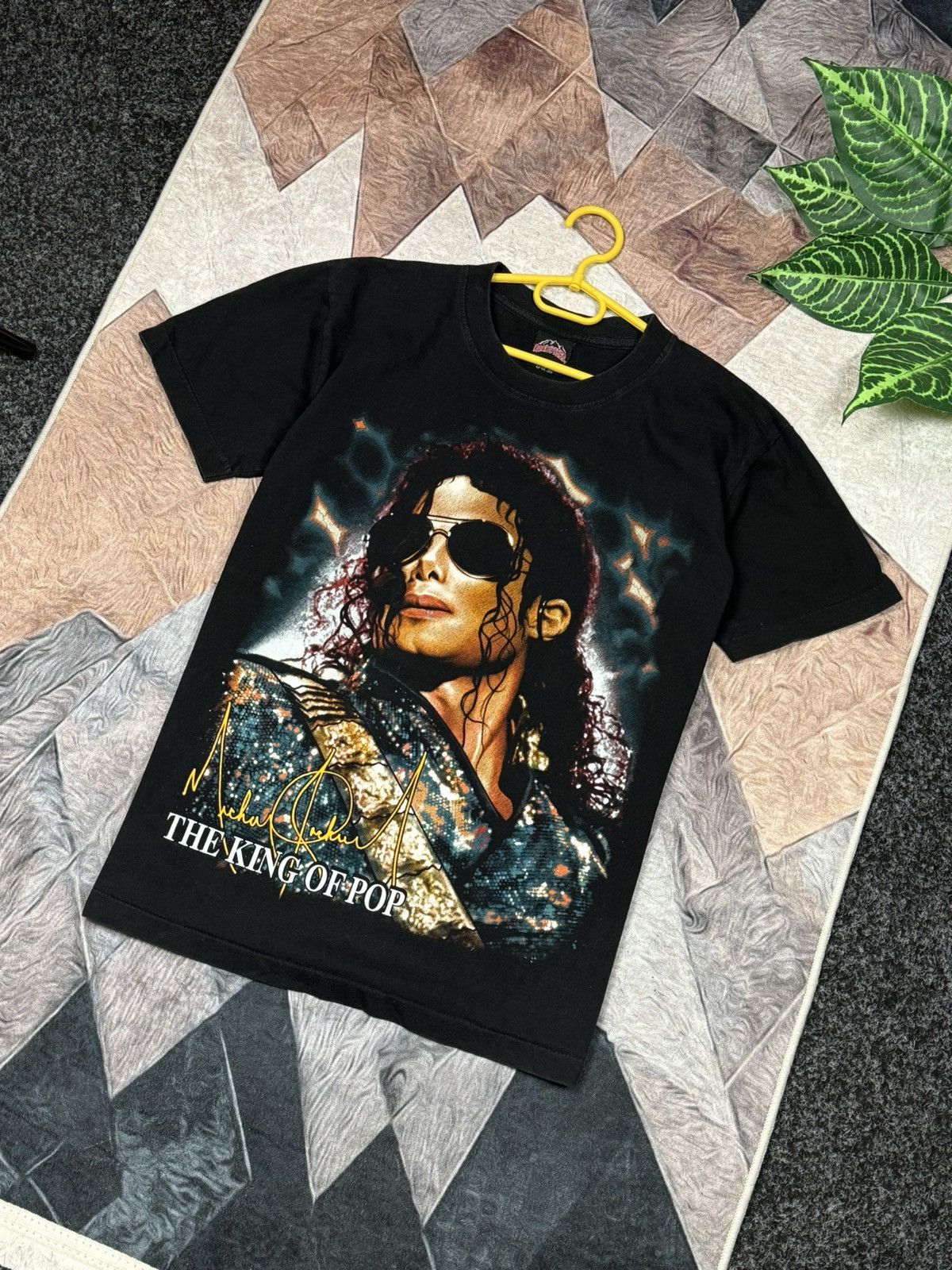 Vintage Michael Jackson "the King of Pop" Music T-Shirt Size US M / EU 48-50 / 2 - 1 Thumbnail