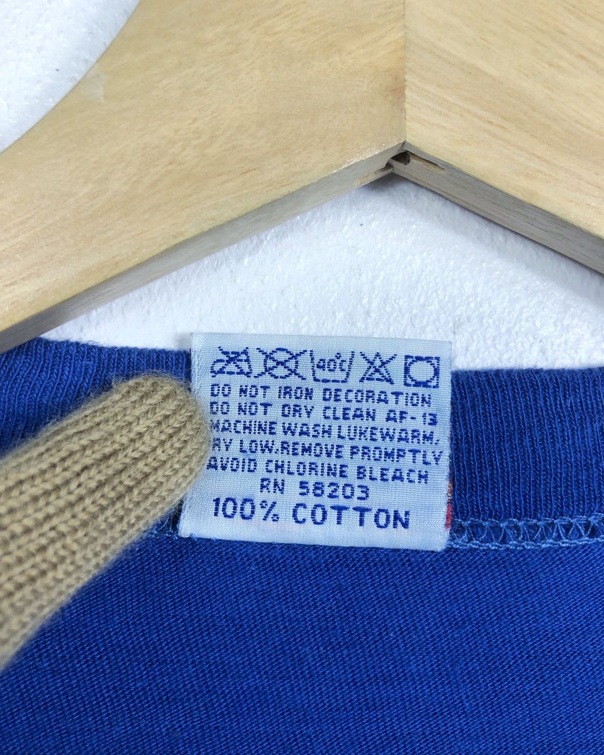 Vintage Rare Vintage 80s Hawaii Poly Tees Tee Size US L / EU 52-54 / 3 - 9 Thumbnail