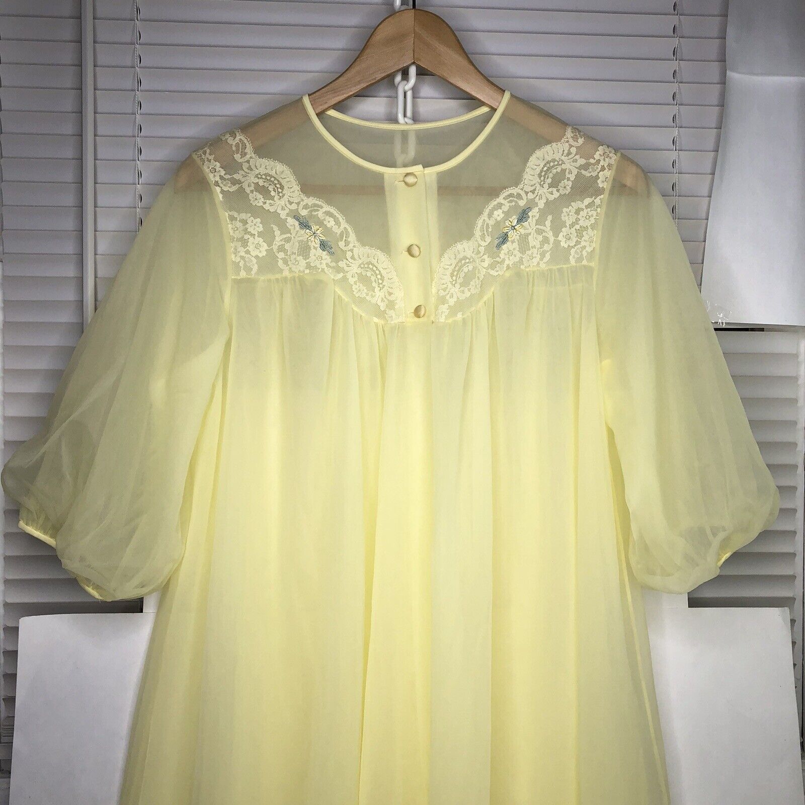 Other VTG SHADOWLINE Nylon Night Gown Peignoi Size S Yellow Sheer Size S / US 4 / IT 40 - 3 Thumbnail