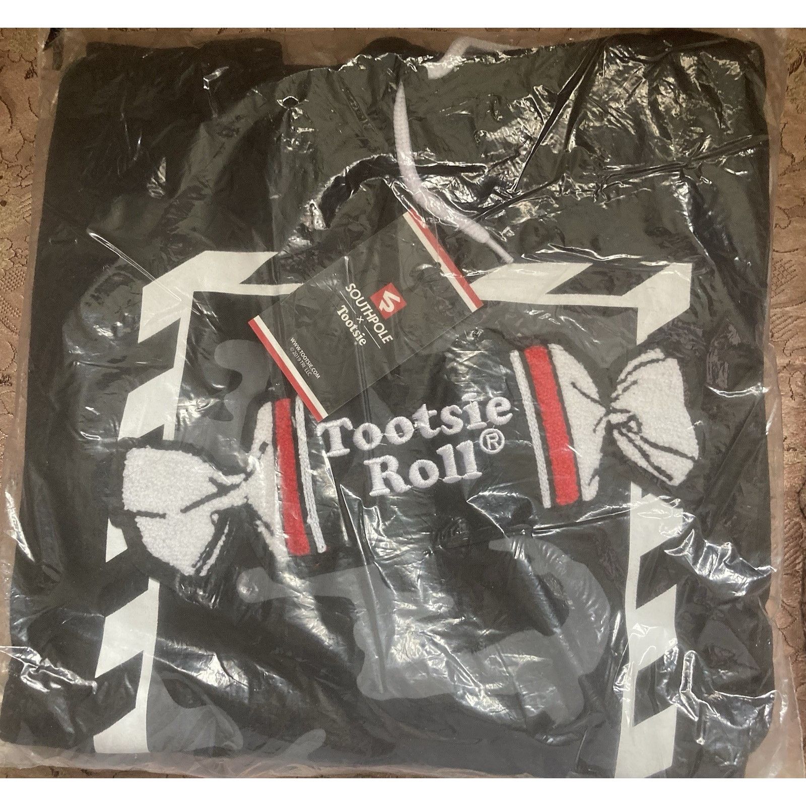 Southpole Southpole x Tootsie Pop Collaboration Hoodie NWT L Size US L / EU 52-54 / 3 - 1 Thumbnail