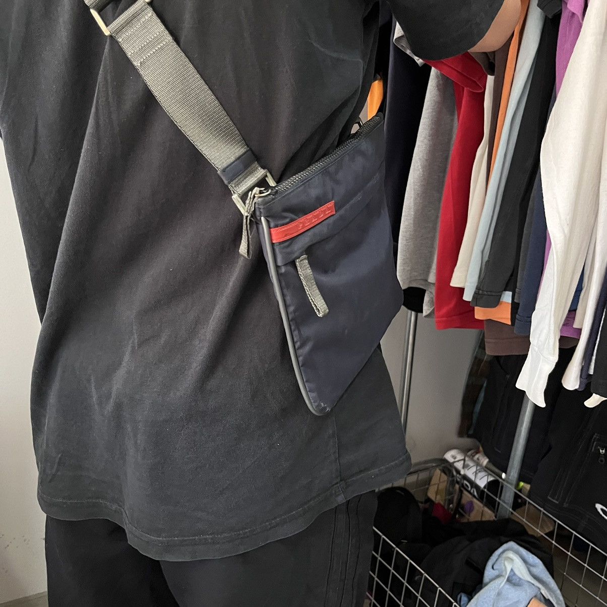 Prada 2000s Prada sport mini slingbag (include the card 2001) Size ONE SIZE - 3 Thumbnail