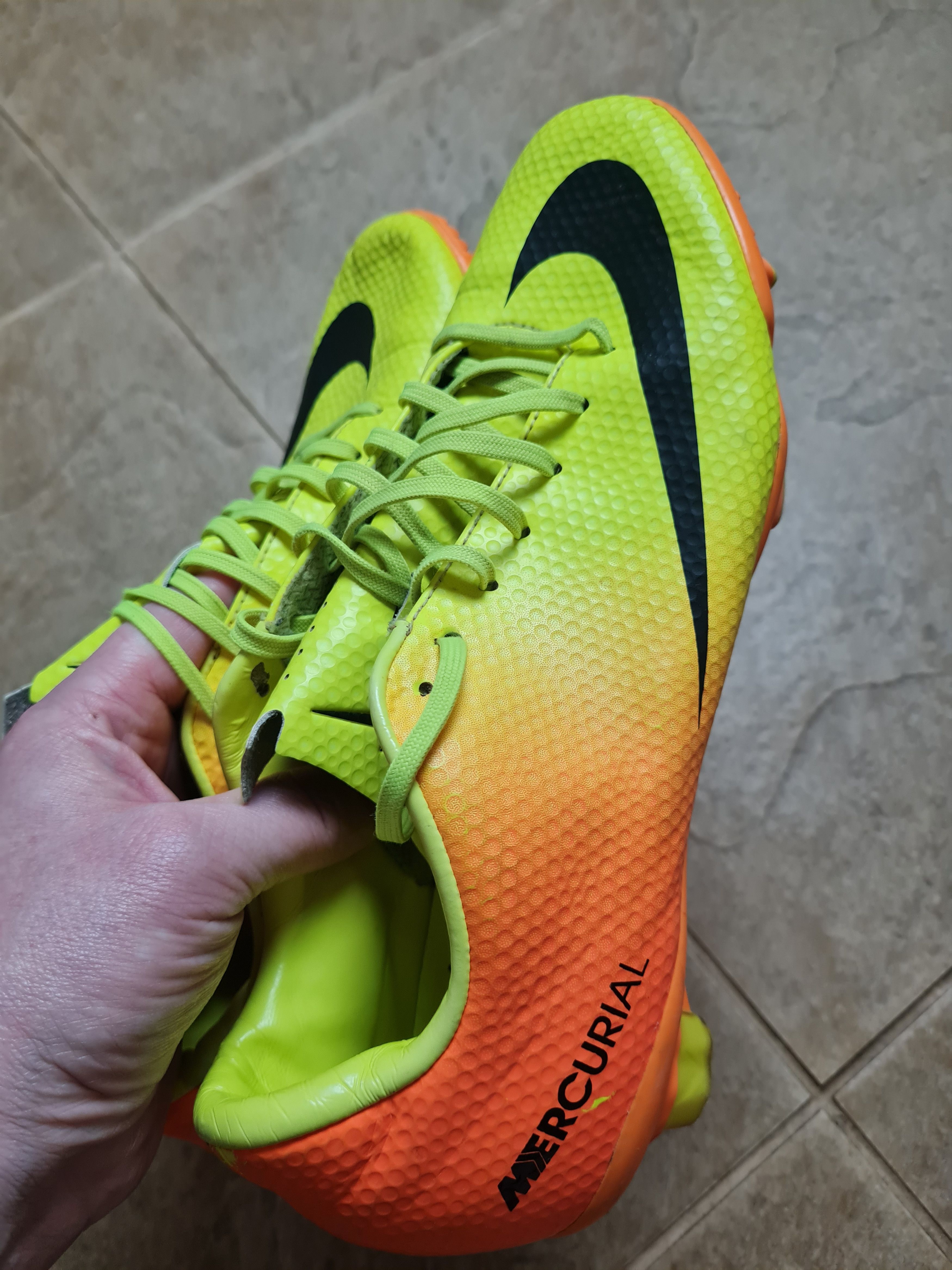 Nike Nike Mercurial Victory IV FG Football Size 7.5 Uk 55447-708 Size US 8.5 / EU 41-42 - 2 Thumbnail