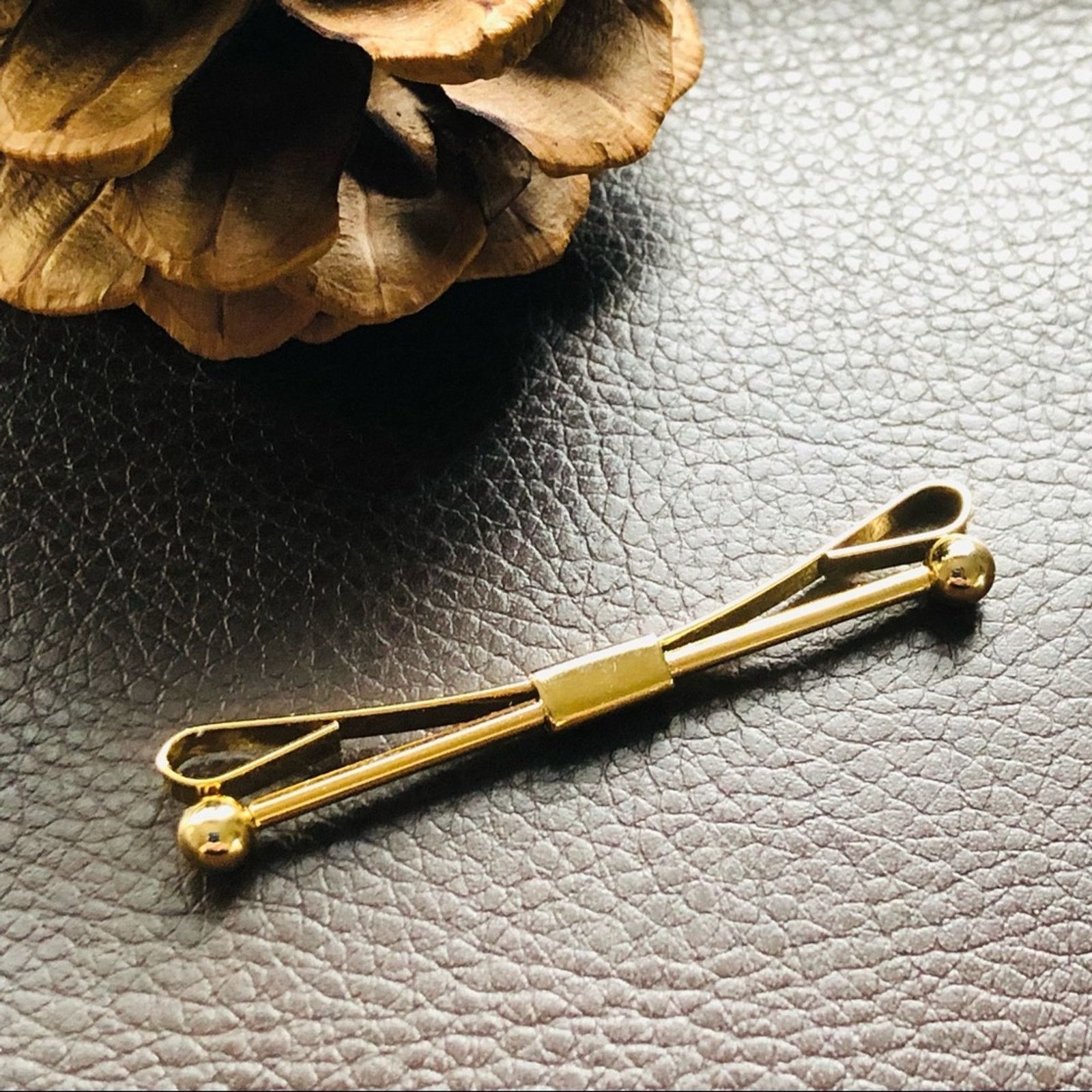Vintage Vintage men’s gold plated bow tie collar bar pin Size ONE SIZE - 4 Thumbnail