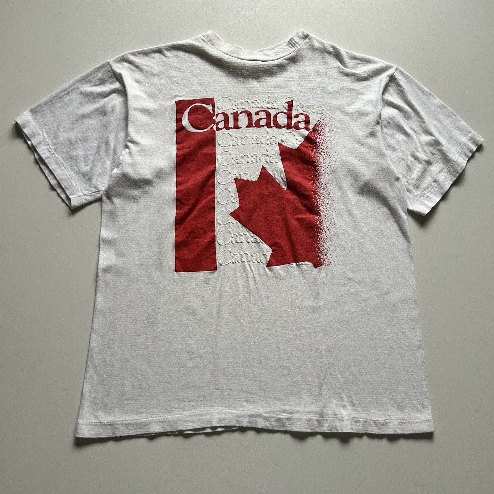 Vintage Vintage 90s Canada Flag T-Shirt Large White Maple Leaf Rare Size US L / EU 52-54 / 3 - 1 Thumbnail