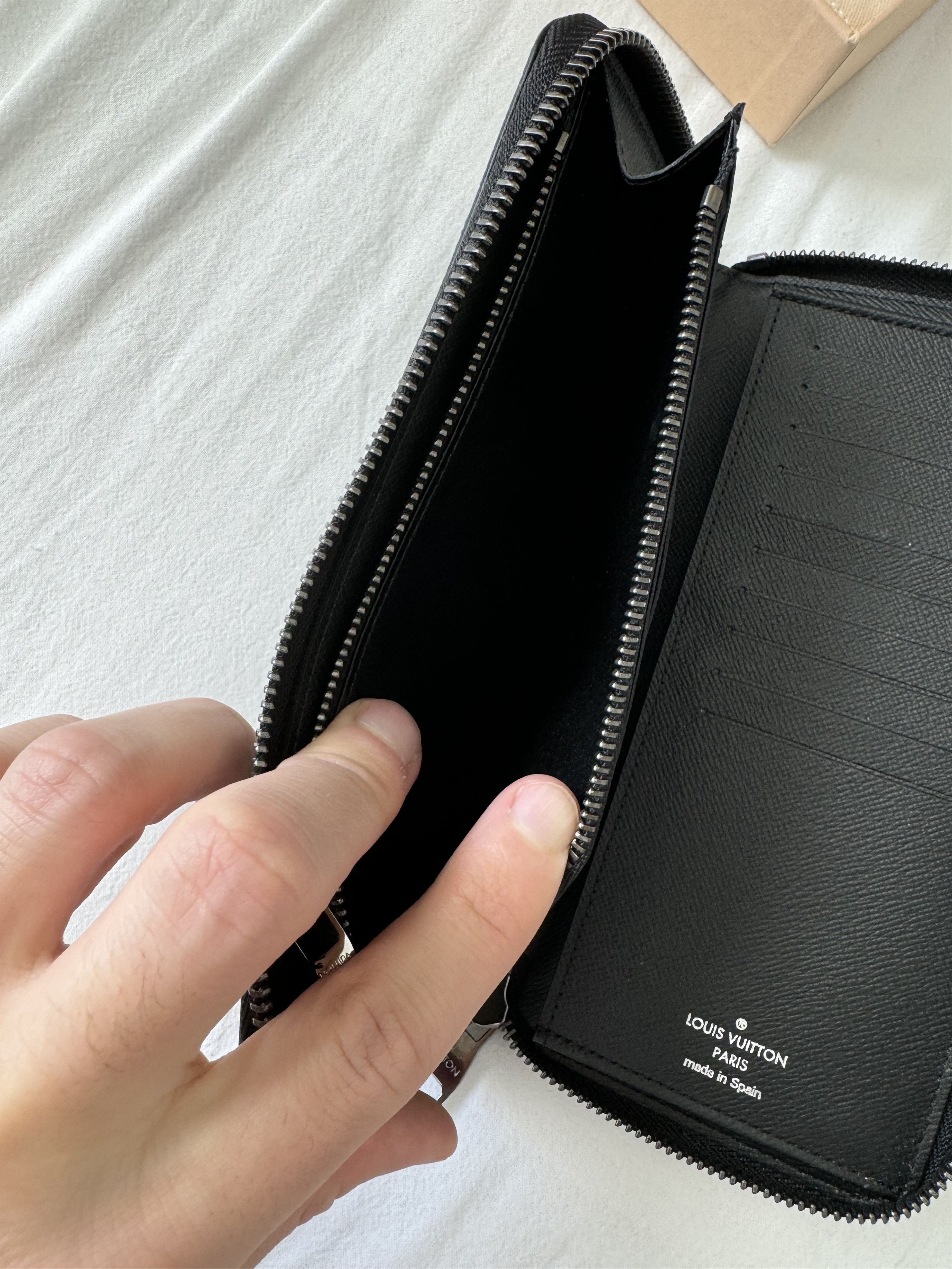 Louis Vuitton Louis Vuitton Zippy Wallet in eclipse monogram Size ONE SIZE - 8 Thumbnail