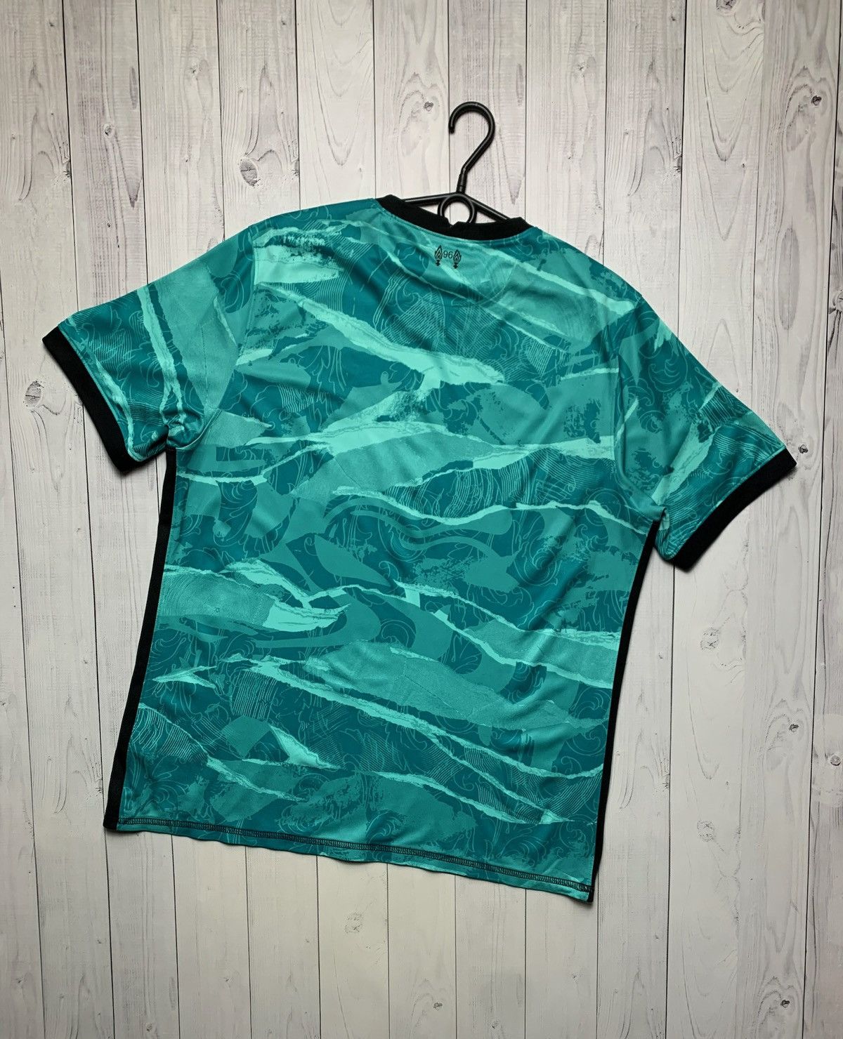 Nike × Vintage Nike Liverpool green wave soccer jersey rare size XL Size US XL / EU 56 / 4 - 8 Thumbnail