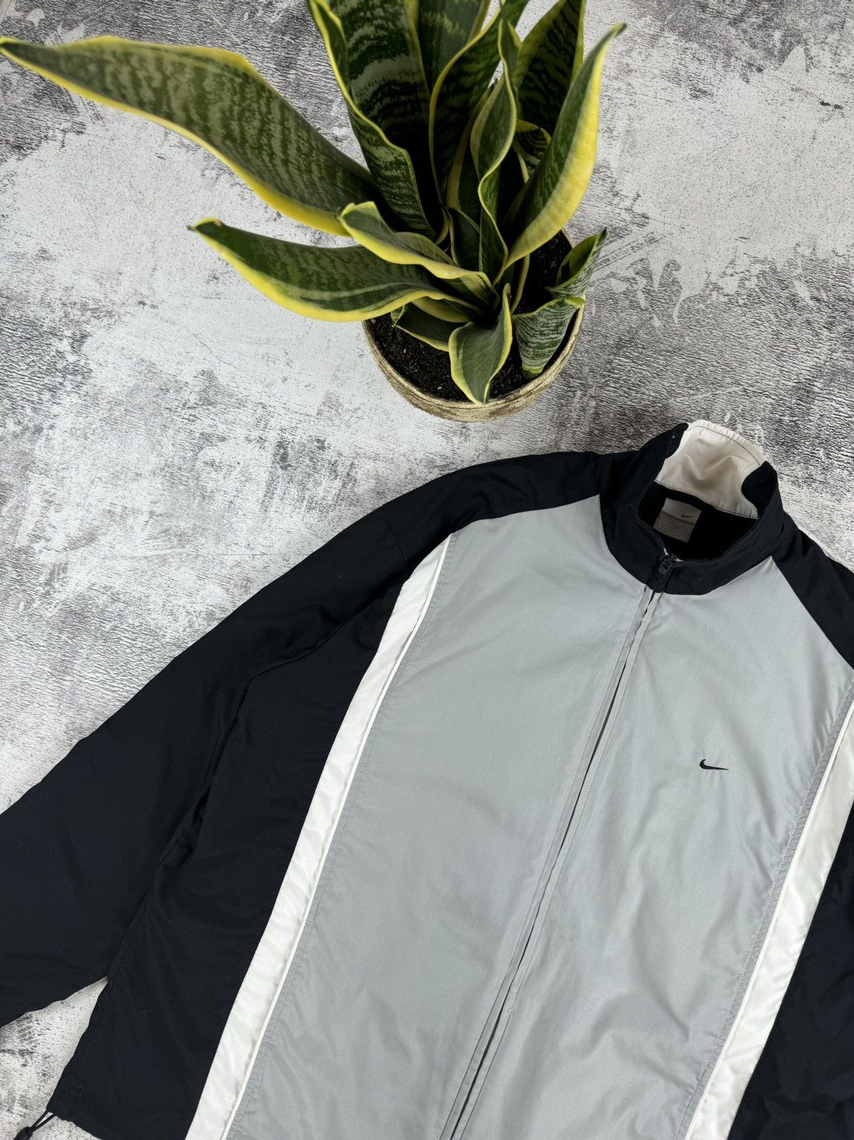 Nike 90S Nike Y2K Retro Swoosh Logo Track Activewear Light Jacket Size US L / EU 52-54 / 3 - 4 Thumbnail