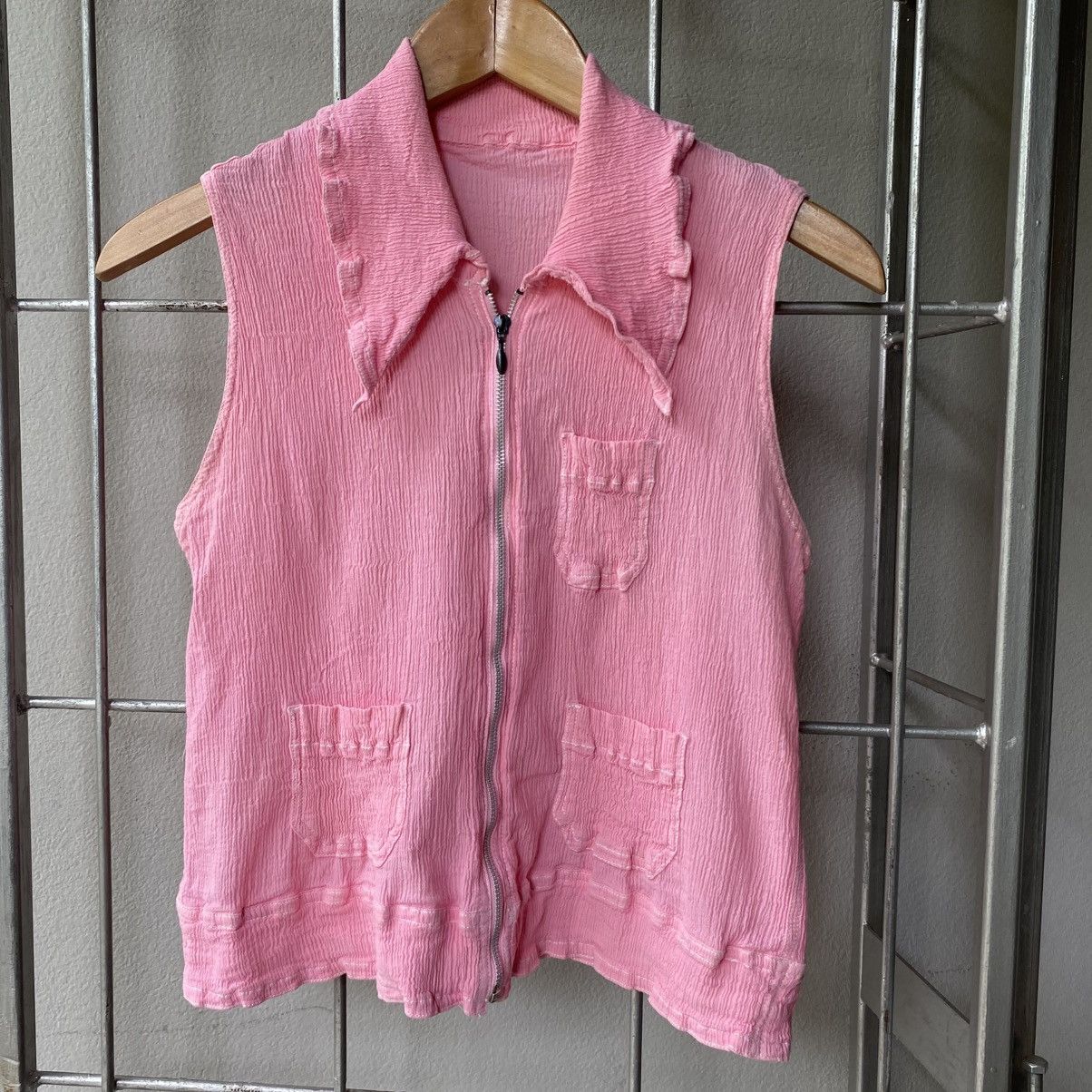 Tsumori Chisato Tsumori Chisato Pink Pleated Zip Sleeveless Shirt Size S / US 4 / IT 40 - 4 Thumbnail