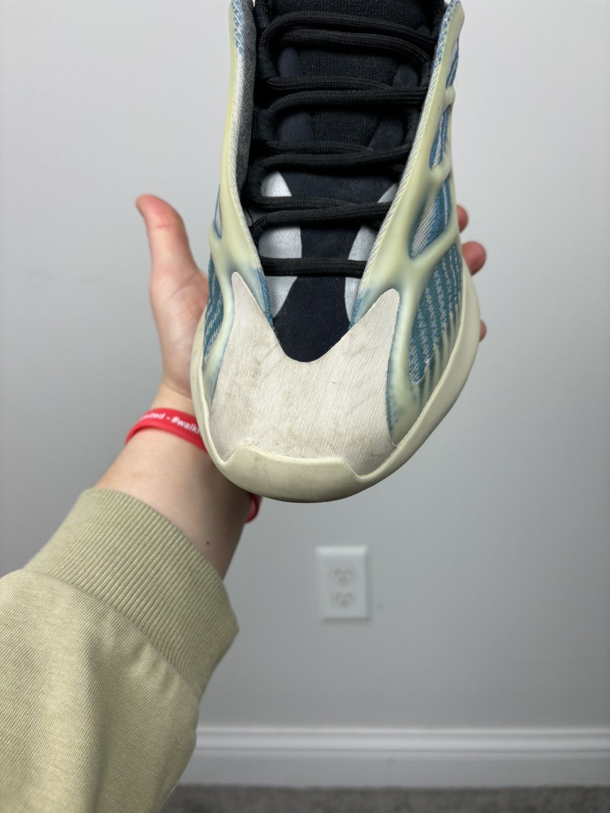 Adidas Adidas yeezy 700 v3 kyanite Size US 8 / EU 41 - 12 Thumbnail