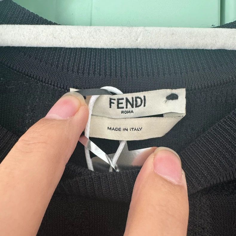 Fendi Fendi size 38 Black Logo Pattern Knitted Short Sleeve Size US XXS / EU 40 - 3 Thumbnail