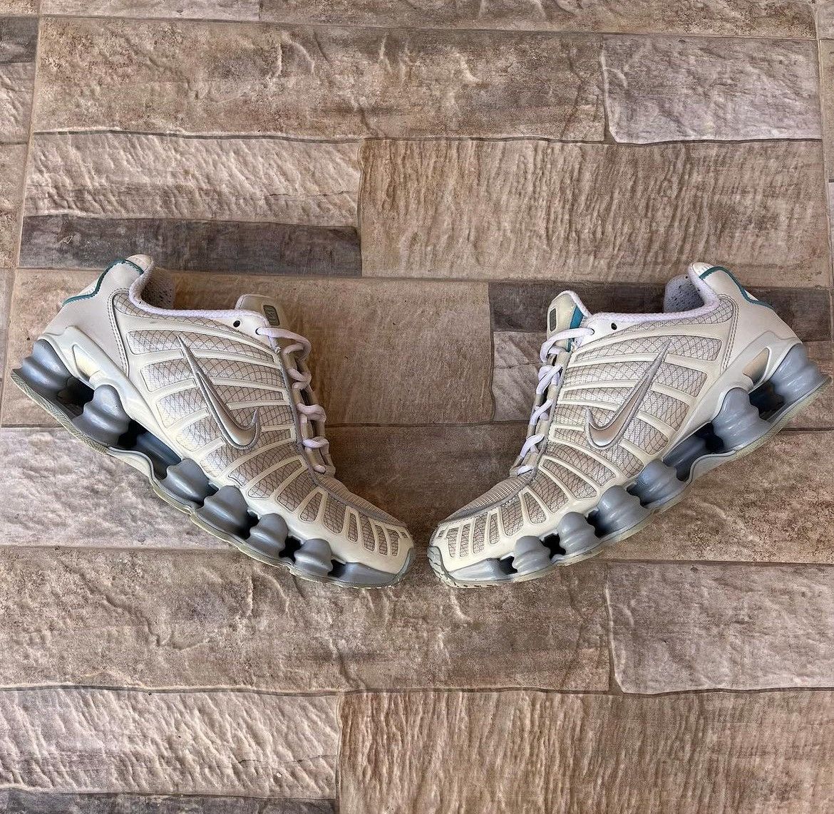 image of Nike Shox Tl Light Bone Shoes in Grey, Men's (Size 8.5)