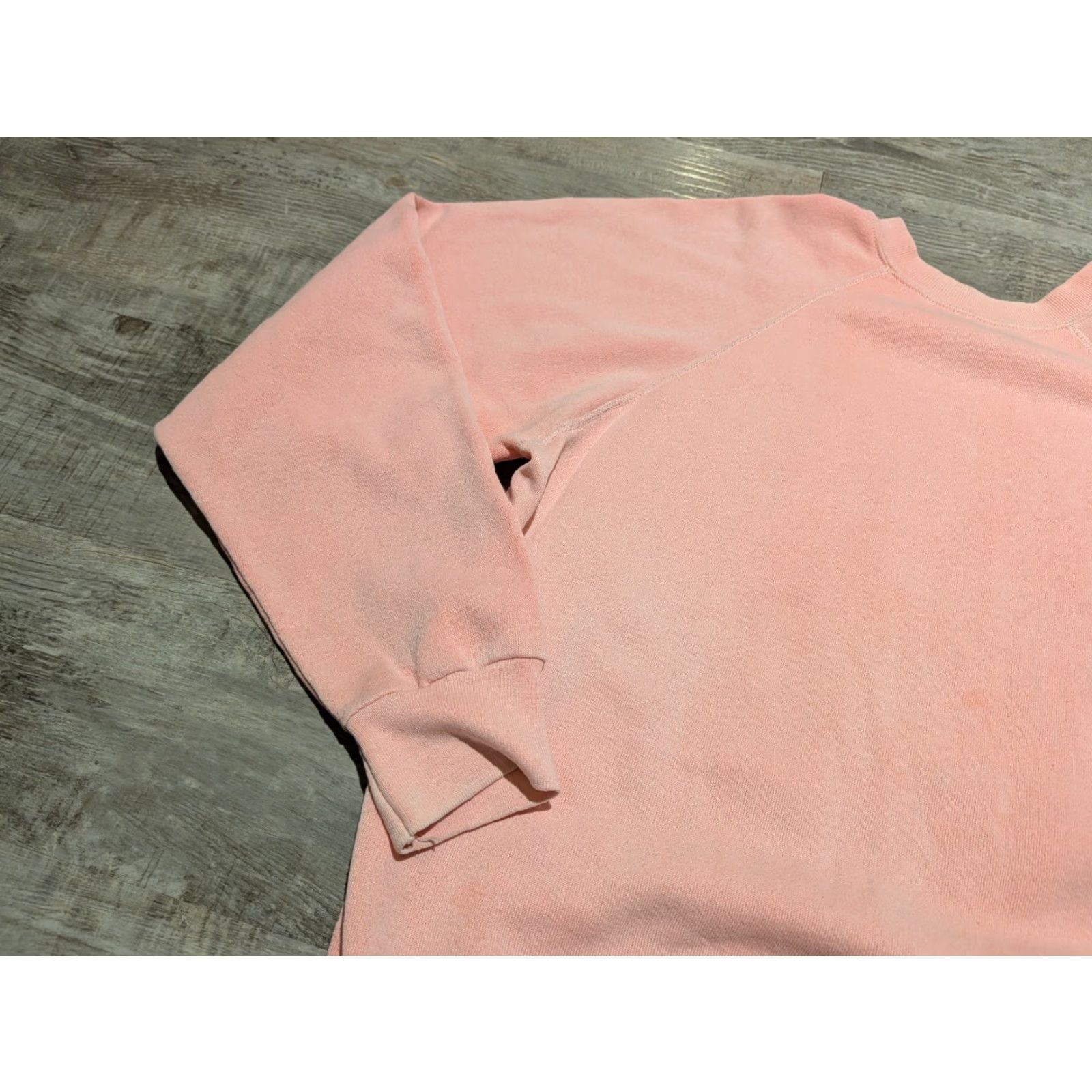 Tultex VINTAGE Tultex Sweatshirt Crewneck 80s USA Unisex Adults L Pink Cotton Polyester Blend Sweatshirt Size US L / EU 52-54 / 3 - 4 Thumbnail