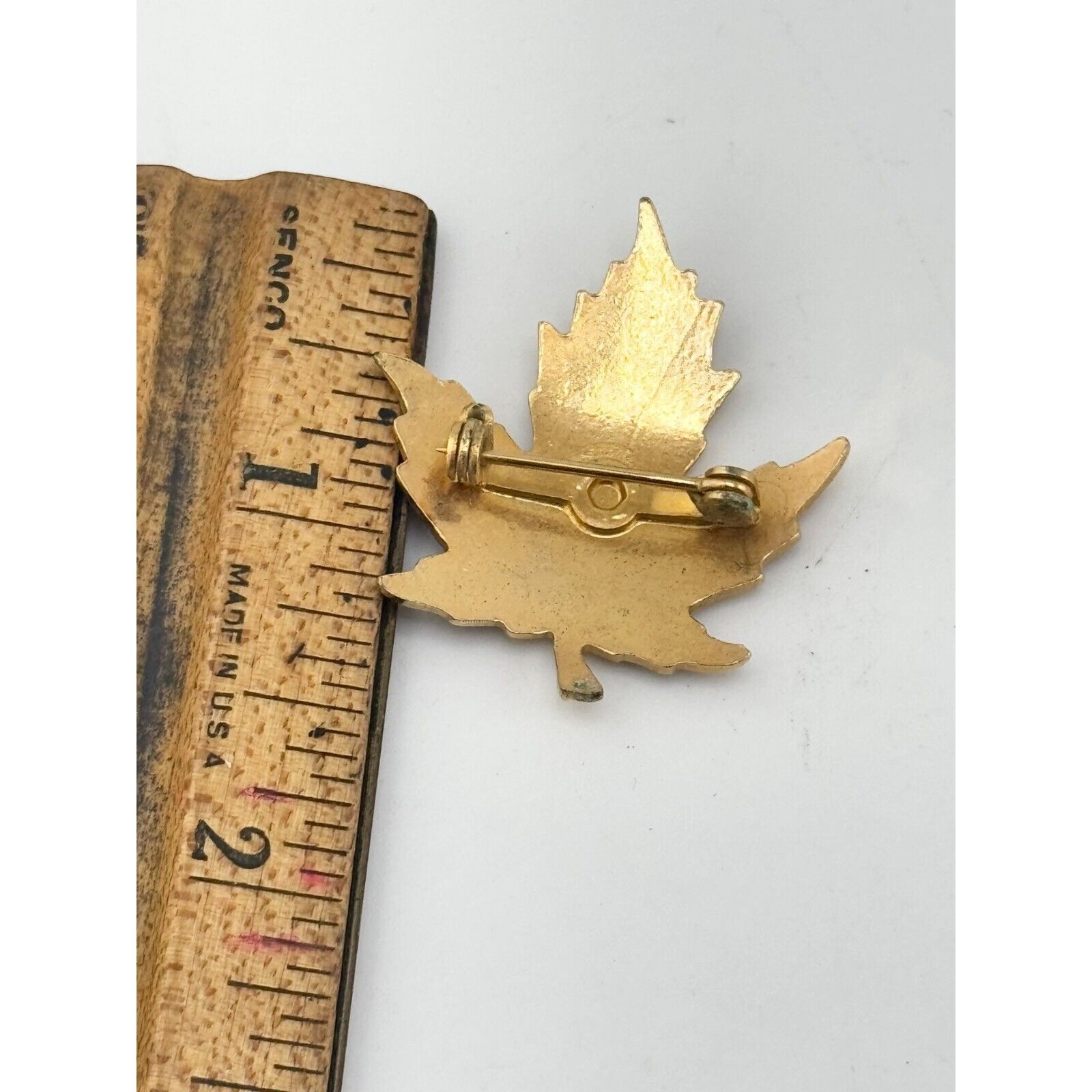 Vintage Vintage Guilloche enamel maple leaf brooch pin Size ONE SIZE - 4 Thumbnail