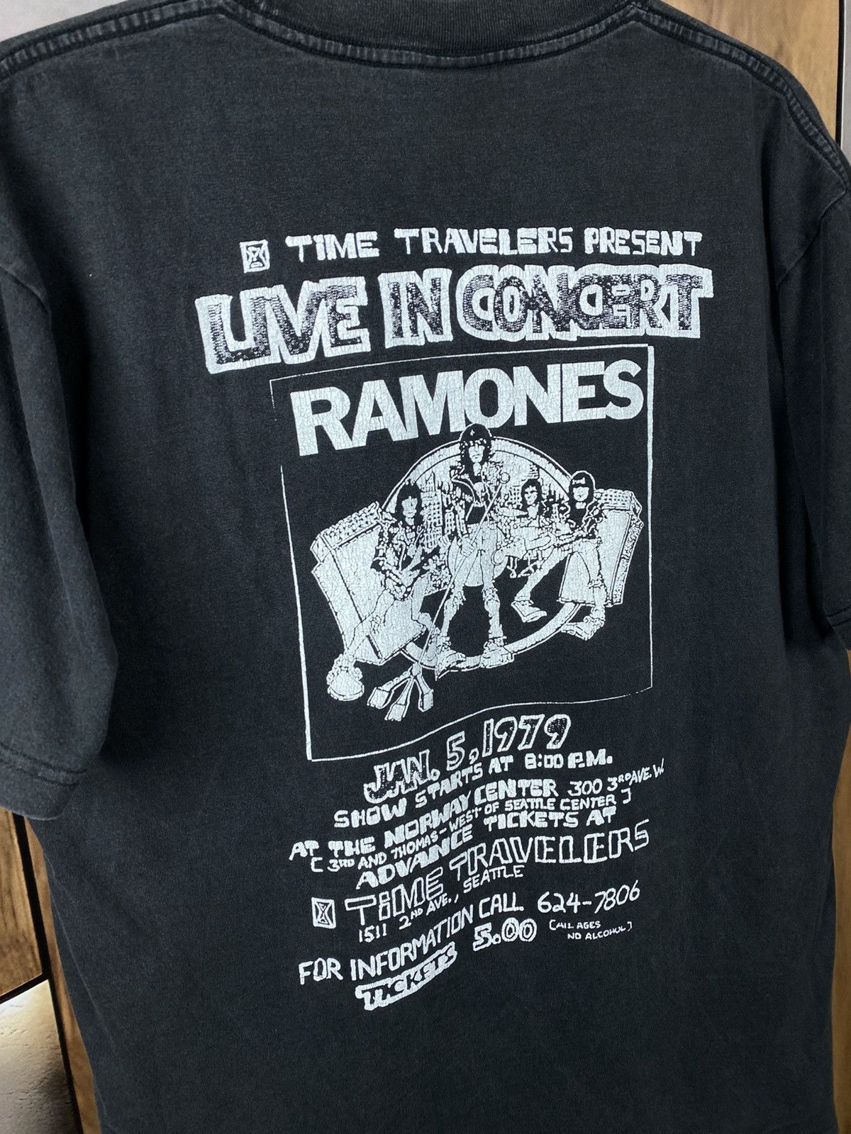 Band Tees 🎸Vintage 1979 T-Shirt Ramones Time Travelers Present Tee🎸 Size US M / EU 48-50 / 2 - 3 Thumbnail