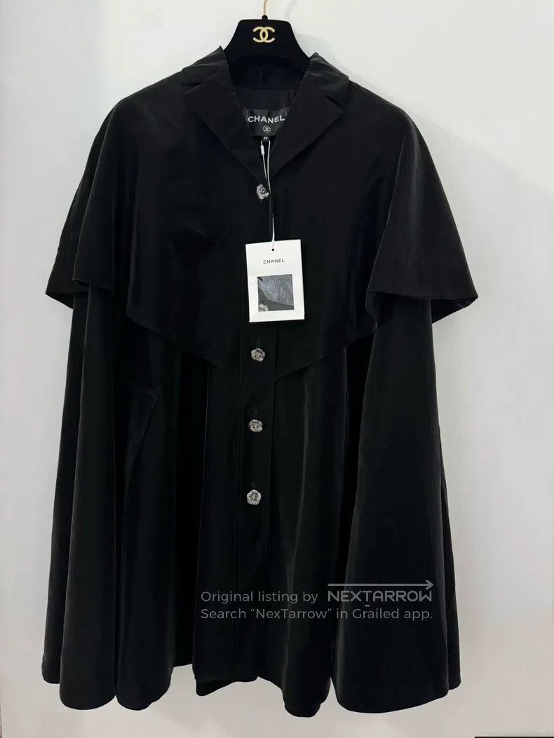 Chanel Chanel Black cloak coat Size XS / US 0-2 / IT 36-38 - 1 Thumbnail