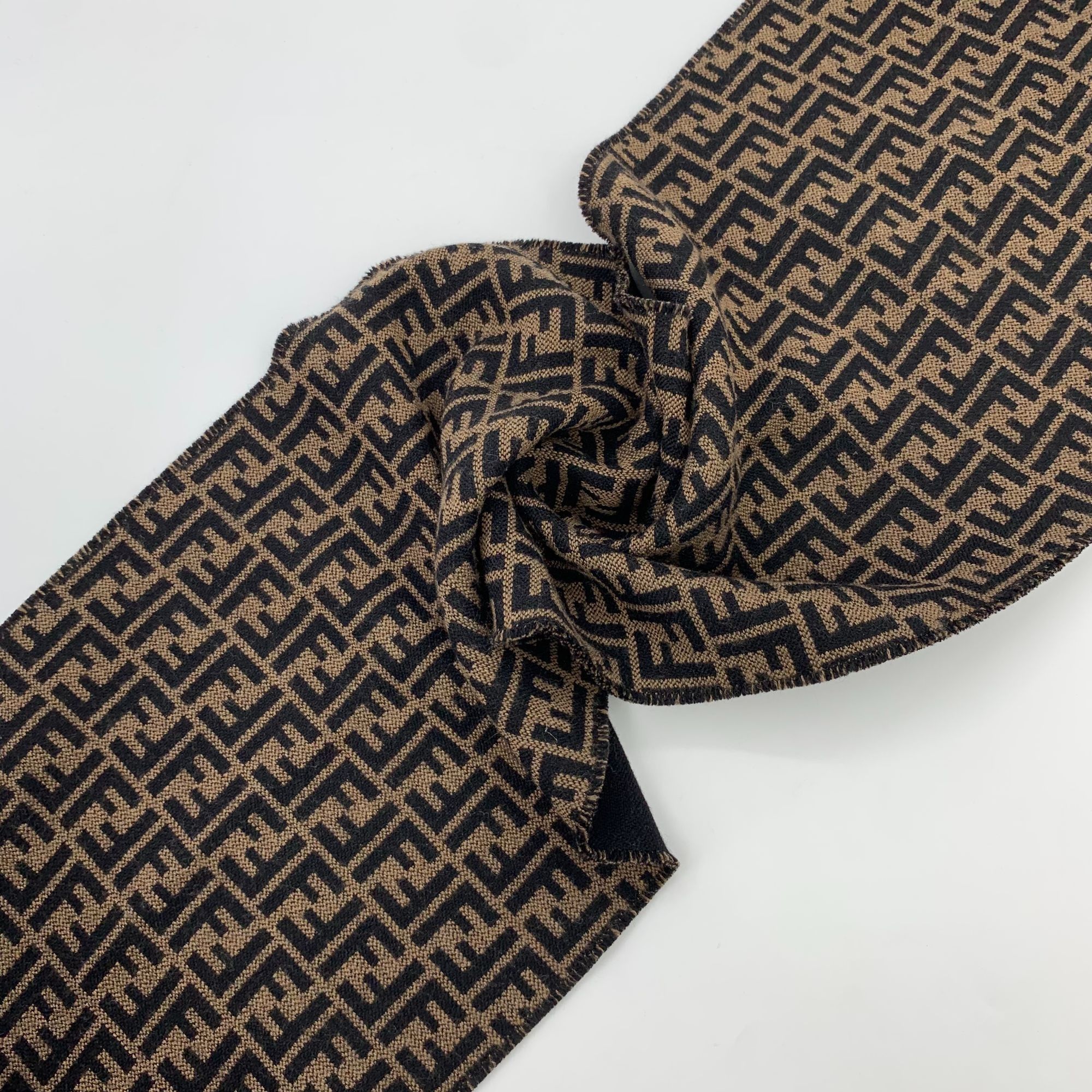 Fendi Fendi Womens Double-Sided Zucca Logo Wool & Cashmere Scarf W Size ONE SIZE - 2 Thumbnail