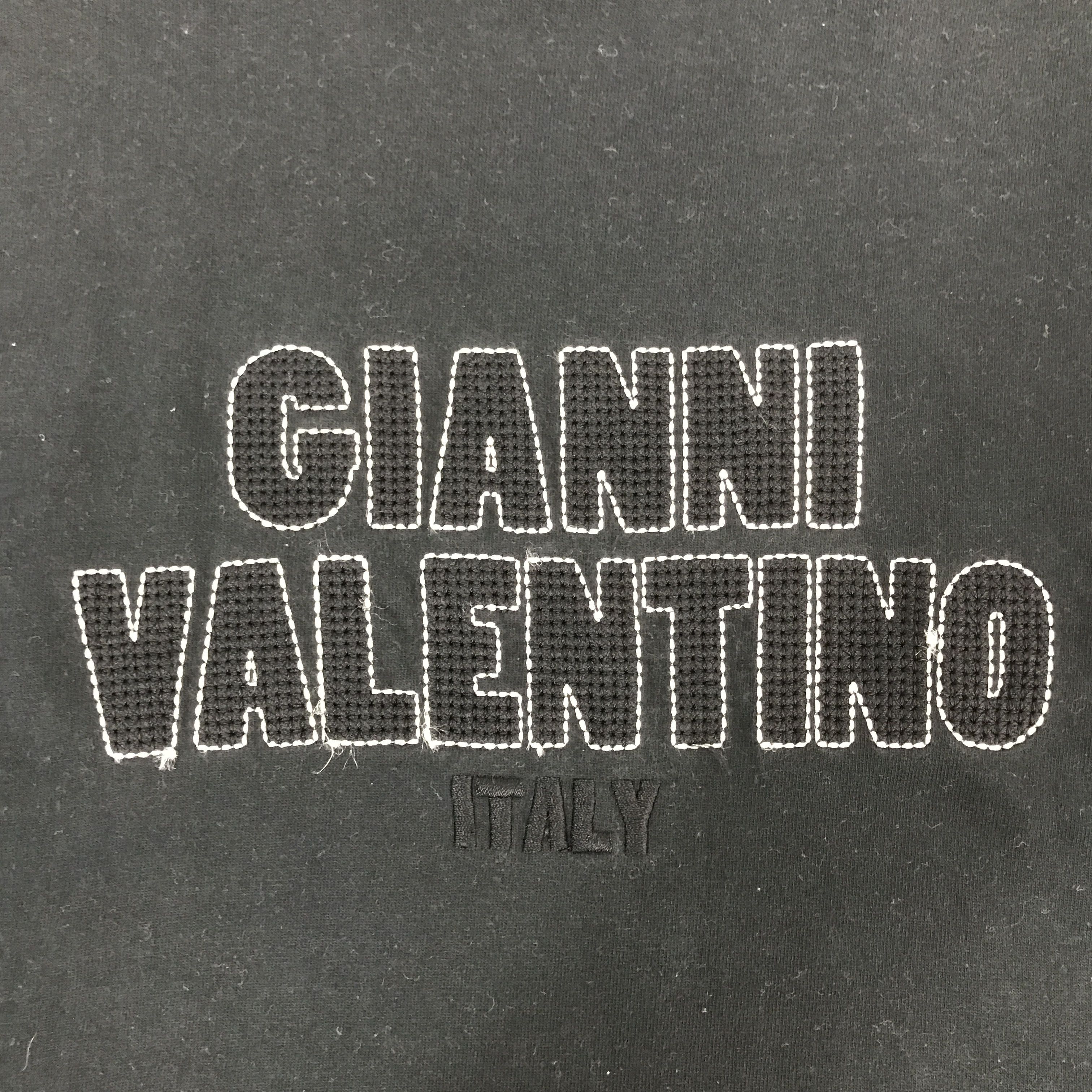 Gianni Valentino Vintage Gianni Valentino Embroidery Black T-Shirt Size US L / EU 52-54 / 3 - 8 Thumbnail