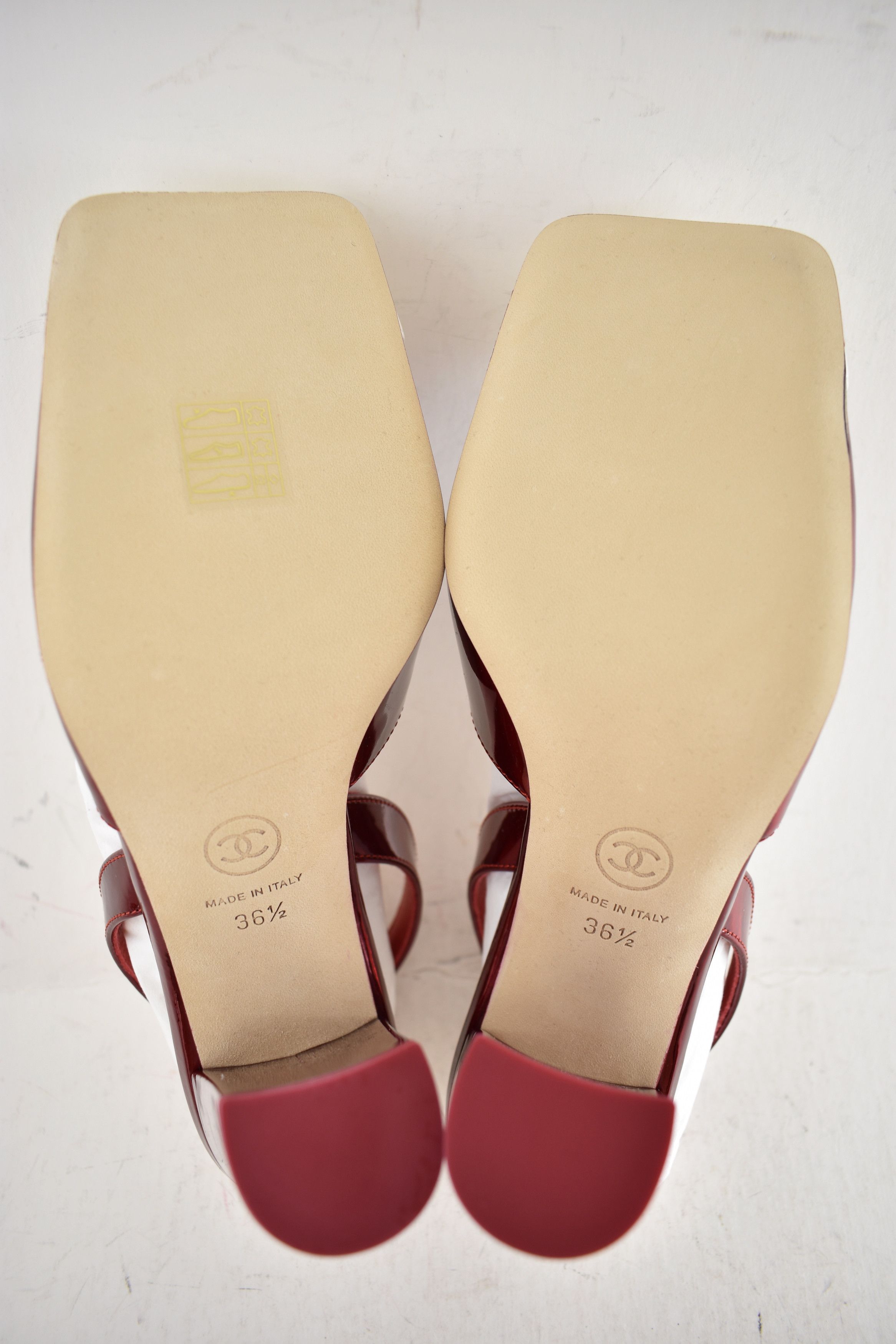 Chanel 26S Blazy White Square Toe CC Slingback Block Heel Pump 36.5 Size US 6.5 / IT 36.5 - 19 Thumbnail