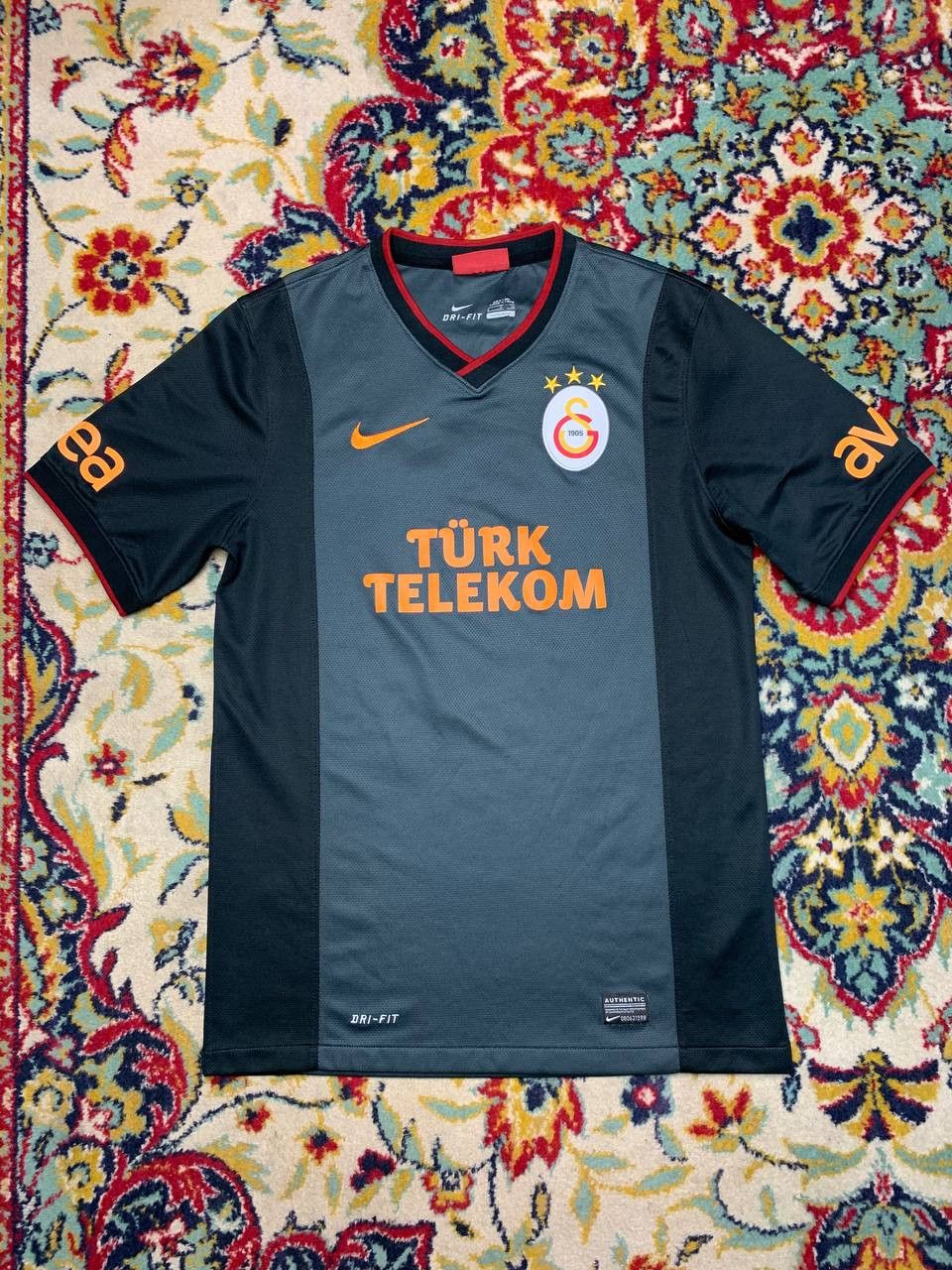 Nike GALATASARAY 2013 2014 AWAY FOOTBALL SHIRT JERSEY SNEIJDER Size US S / EU 44-46 / 1 - 1 Thumbnail