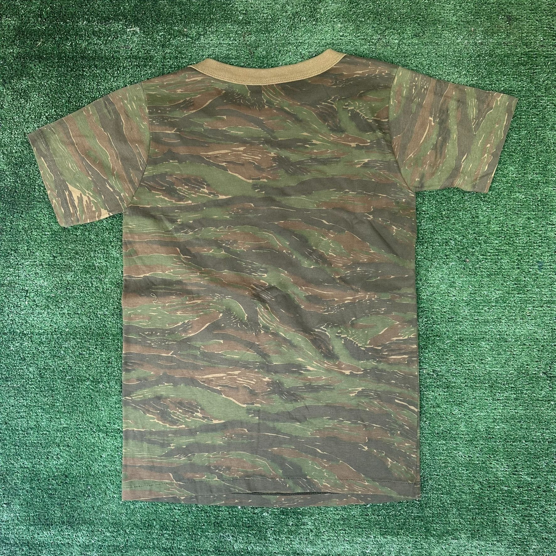 Vintage Vintage 80s Tiger Stripe Camo T-Shirt Single Stitch Vietnam Size US M / EU 48-50 / 2 - 5 Thumbnail