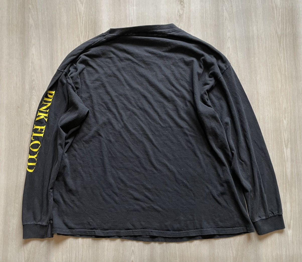 Vintage Vintage 1992 Pink Floyd Bandtee Rare Long Sleeve Sz XL Size US XL / EU 56 / 4 - 5 Thumbnail